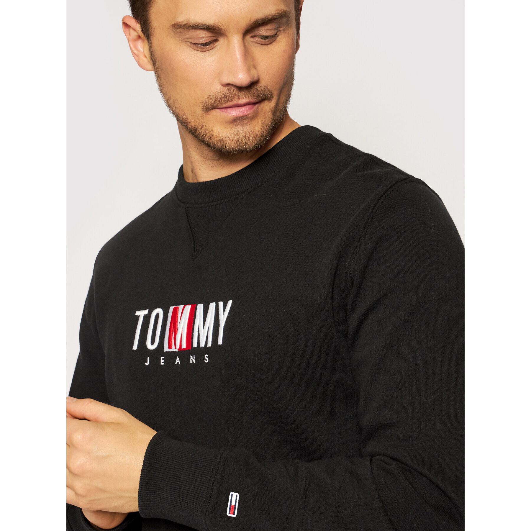 Tommy Jeans Bluză Tjm Timeless Crew 2 DM0DM10207 Negru Relaxed Fit - Pled.ro