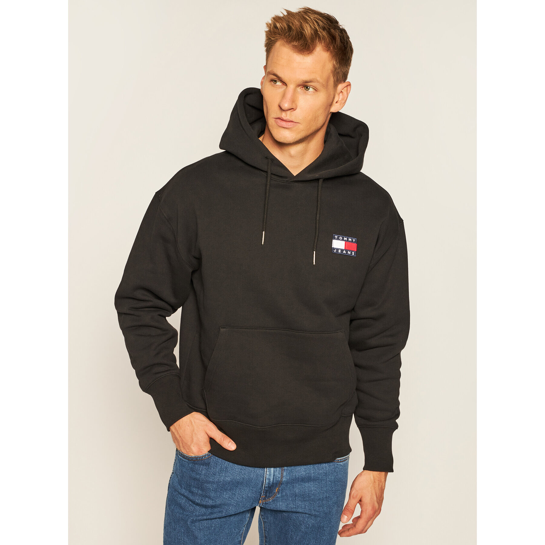 Tommy Jeans Bluză Tjm Tommy Badge Hoodie DM0DM06593 Negru Regular Fit - Pled.ro