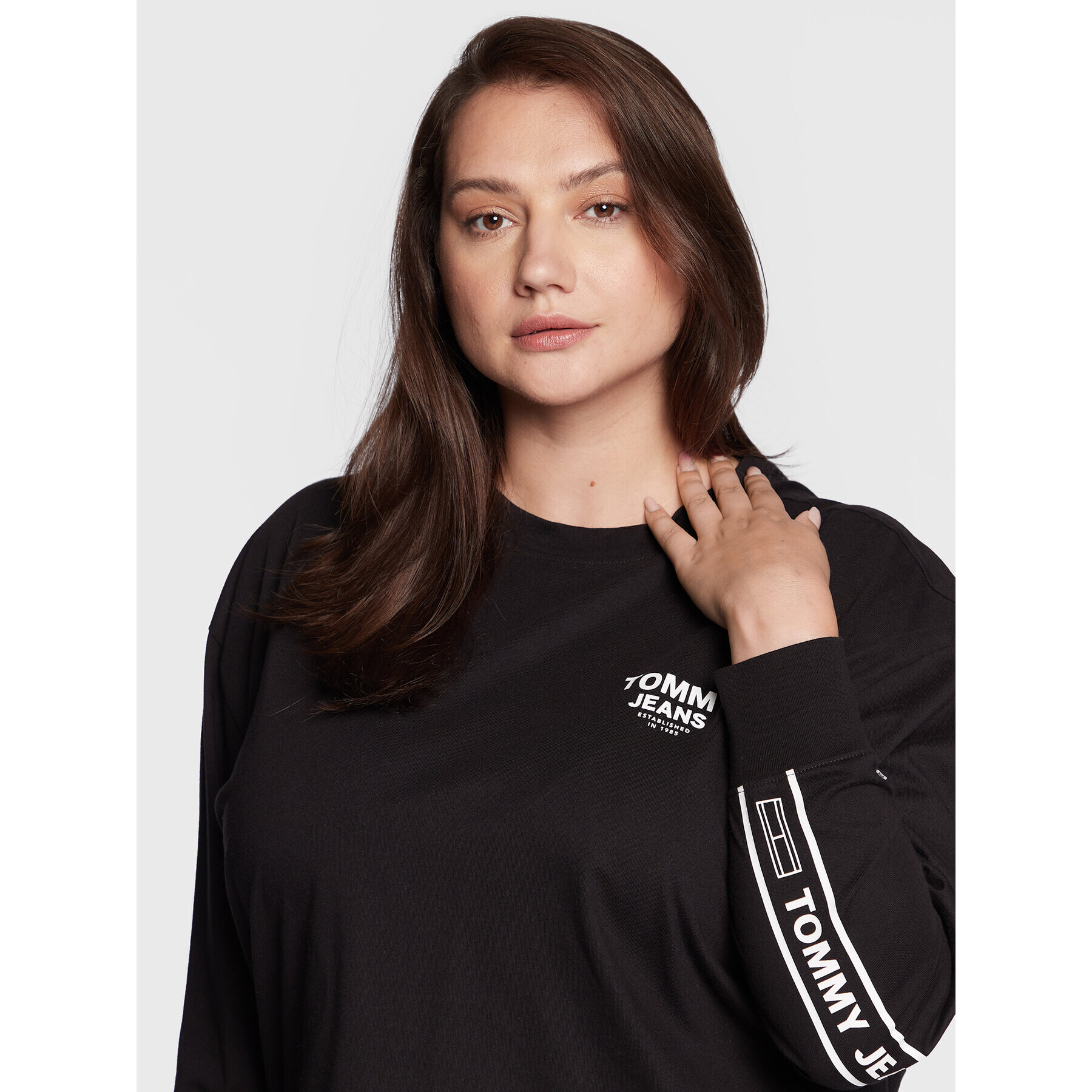 Tommy Jeans Curve Bluză DW0DW12991 Negru Relaxed Fit - Pled.ro