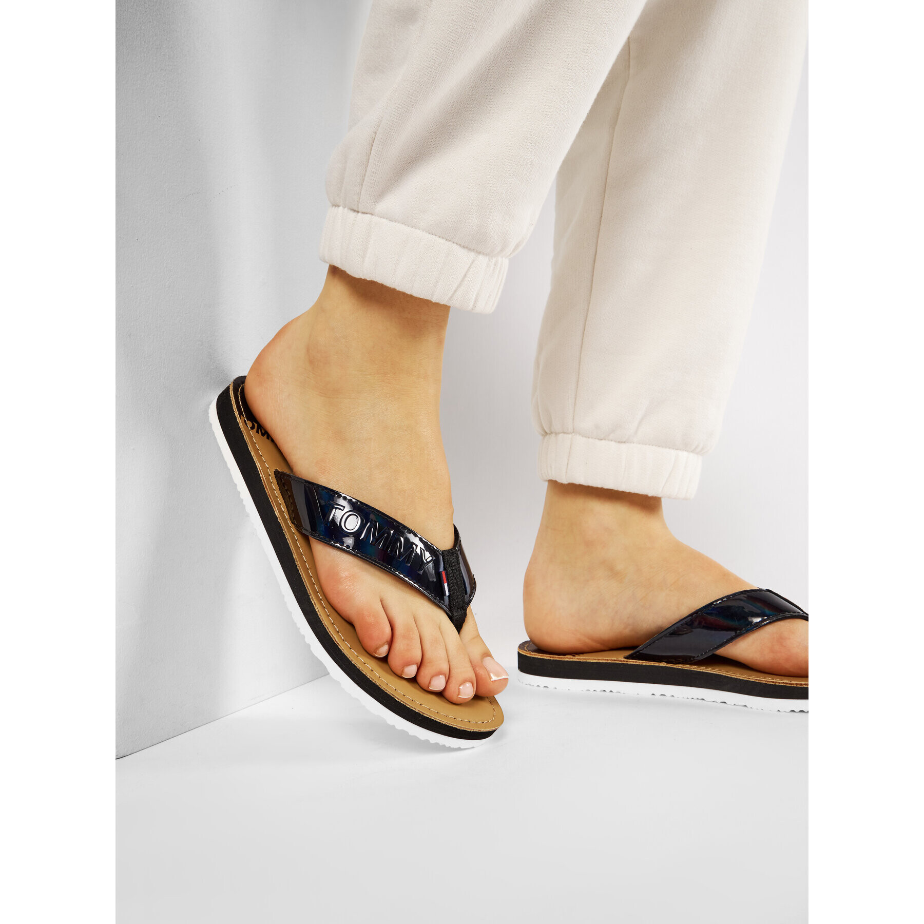 Tommy Jeans Flip flop Iridescent Beach Sandal EN0EN01298 Negru - Pled.ro