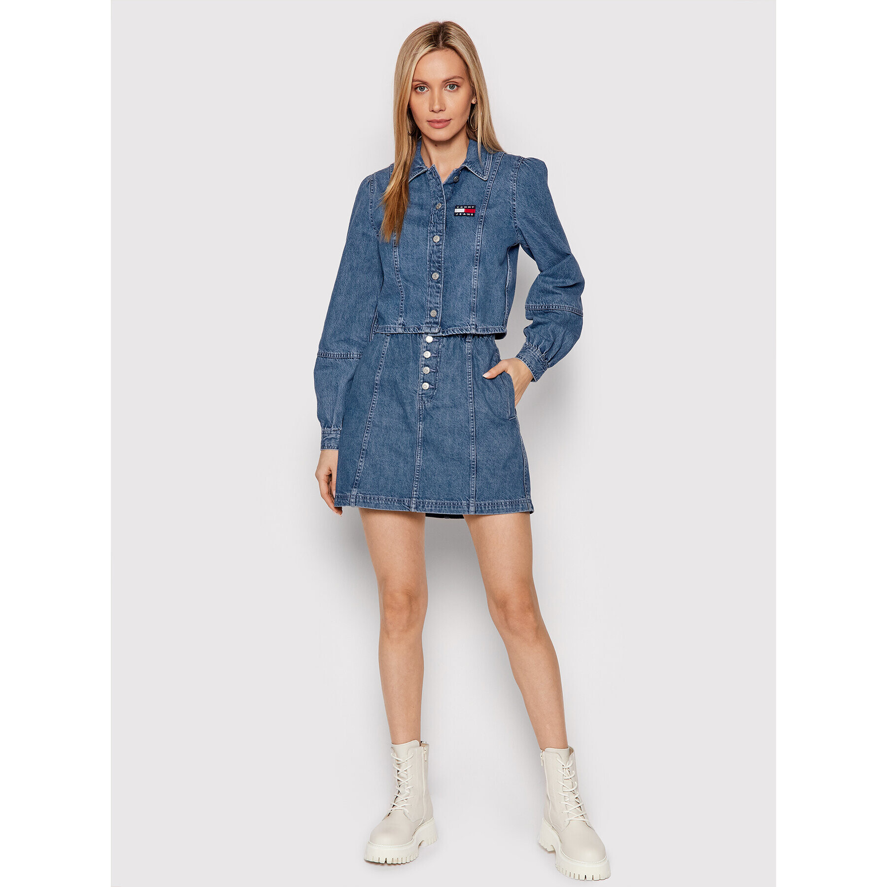 Tommy Jeans Fustă de blugi Badge Skirt DW0DW11906 Bleumarin Regular Fit - Pled.ro