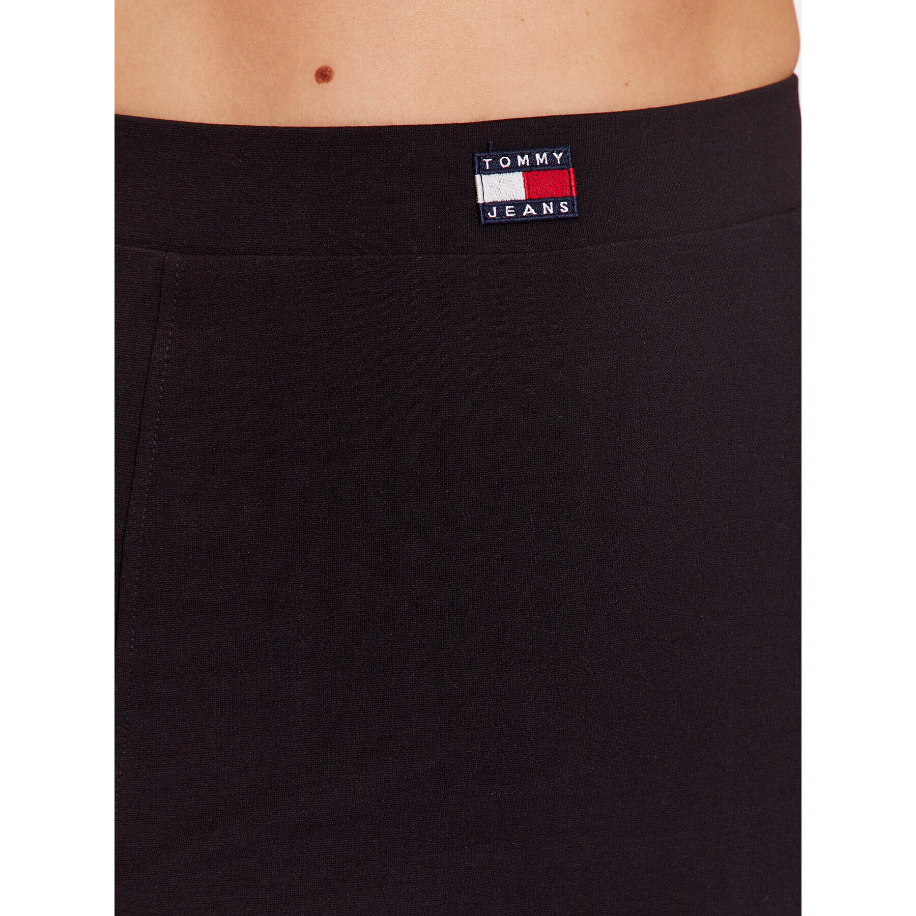 Tommy Jeans Fustă mini DW0DW15918 Negru Slim Fit - Pled.ro