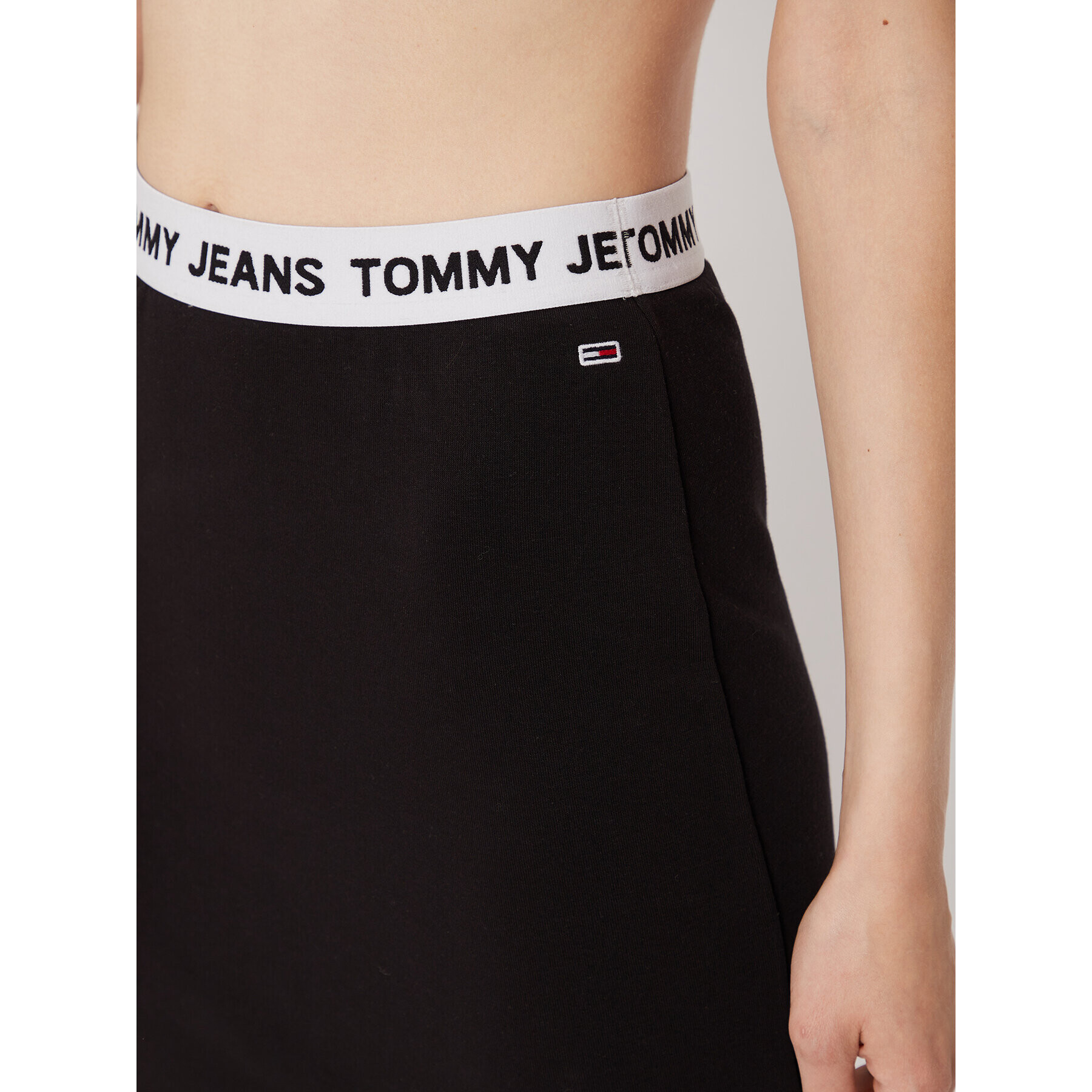 Tommy Jeans Fustă mini Logo Waistband DW0DW13706 Negru Slim Fit - Pled.ro