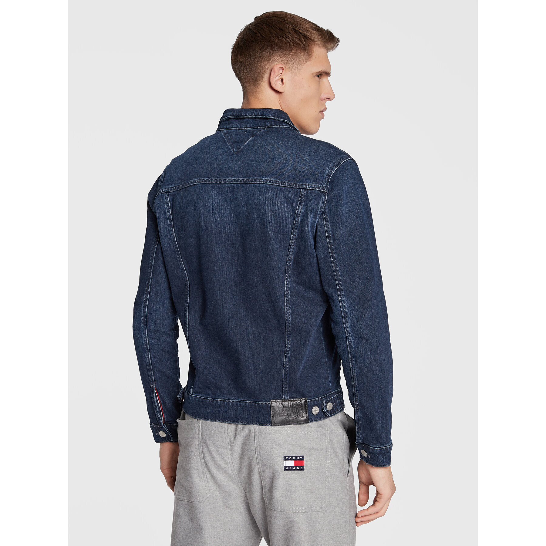 Tommy Jeans Geacă de blugi DM0DM15110 Bleumarin Regular Fit - Pled.ro