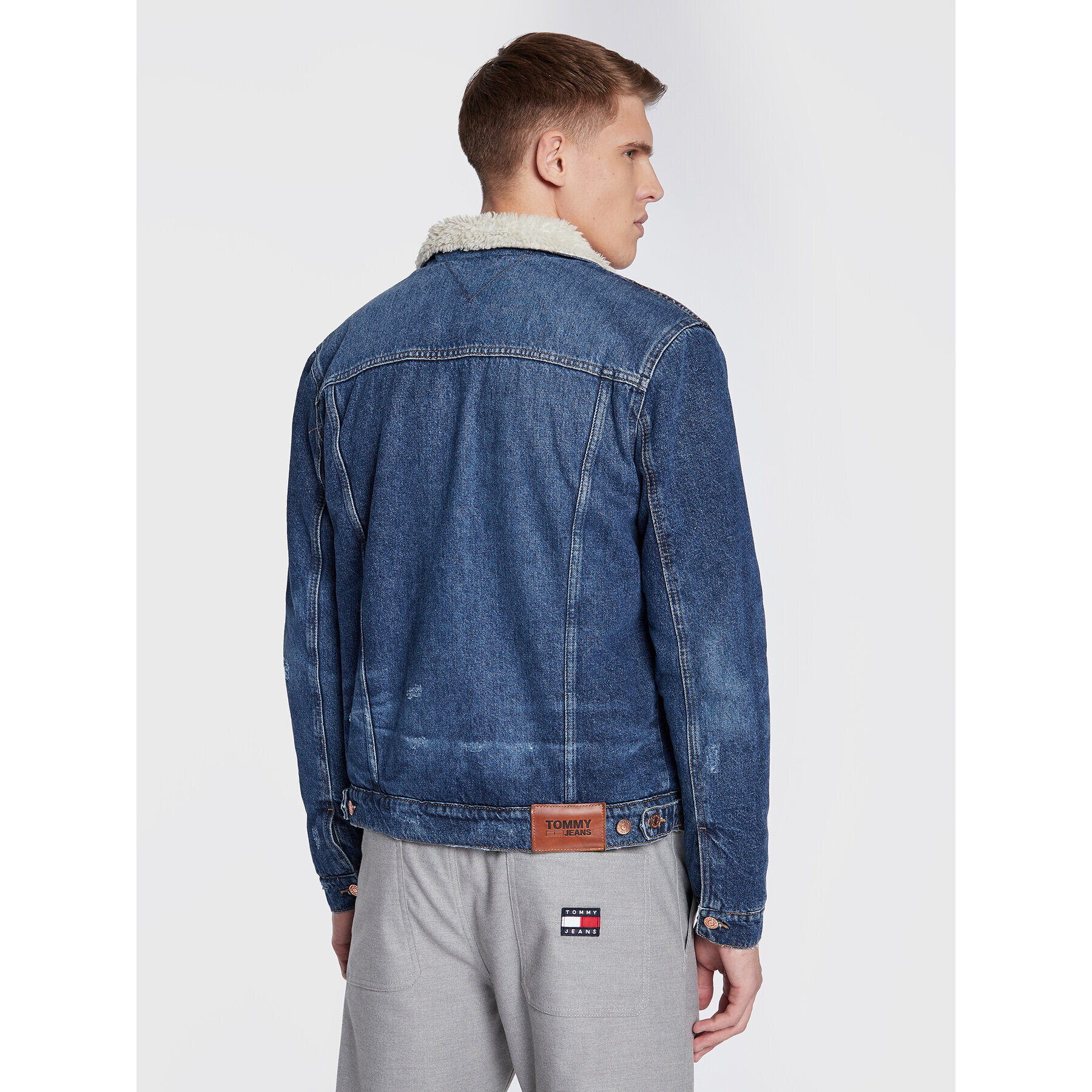 Tommy Jeans Geacă de blugi Sherpa Trucker DM0DM15113 Albastru Regular Fit - Pled.ro