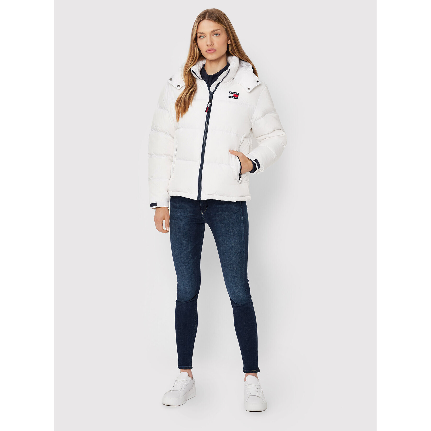 Tommy Jeans Geacă din puf Alaska DW0DW14661 Alb Regular Fit - Pled.ro