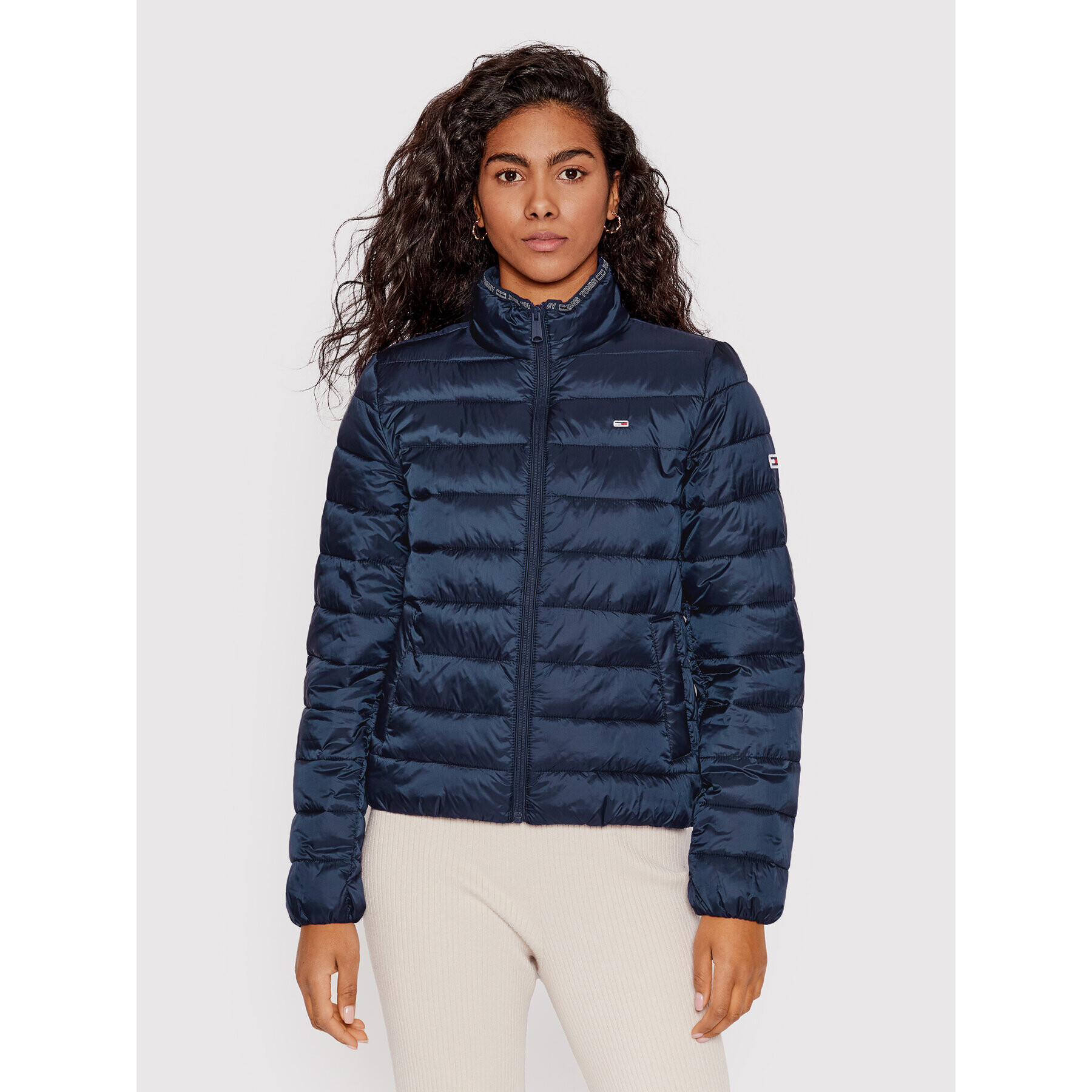 Tommy Jeans Geacă din puf DW0DW12930 Bleumarin Regular Fit - Pled.ro