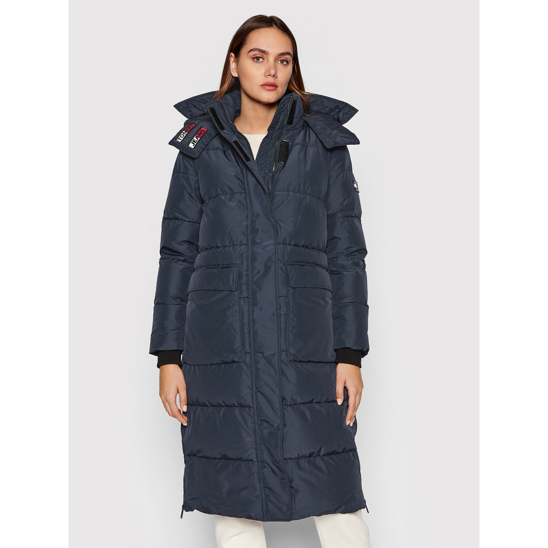 Tommy Jeans Geacă din puf Modern DW0DW08830 Bleumarin Oversize - Pled.ro