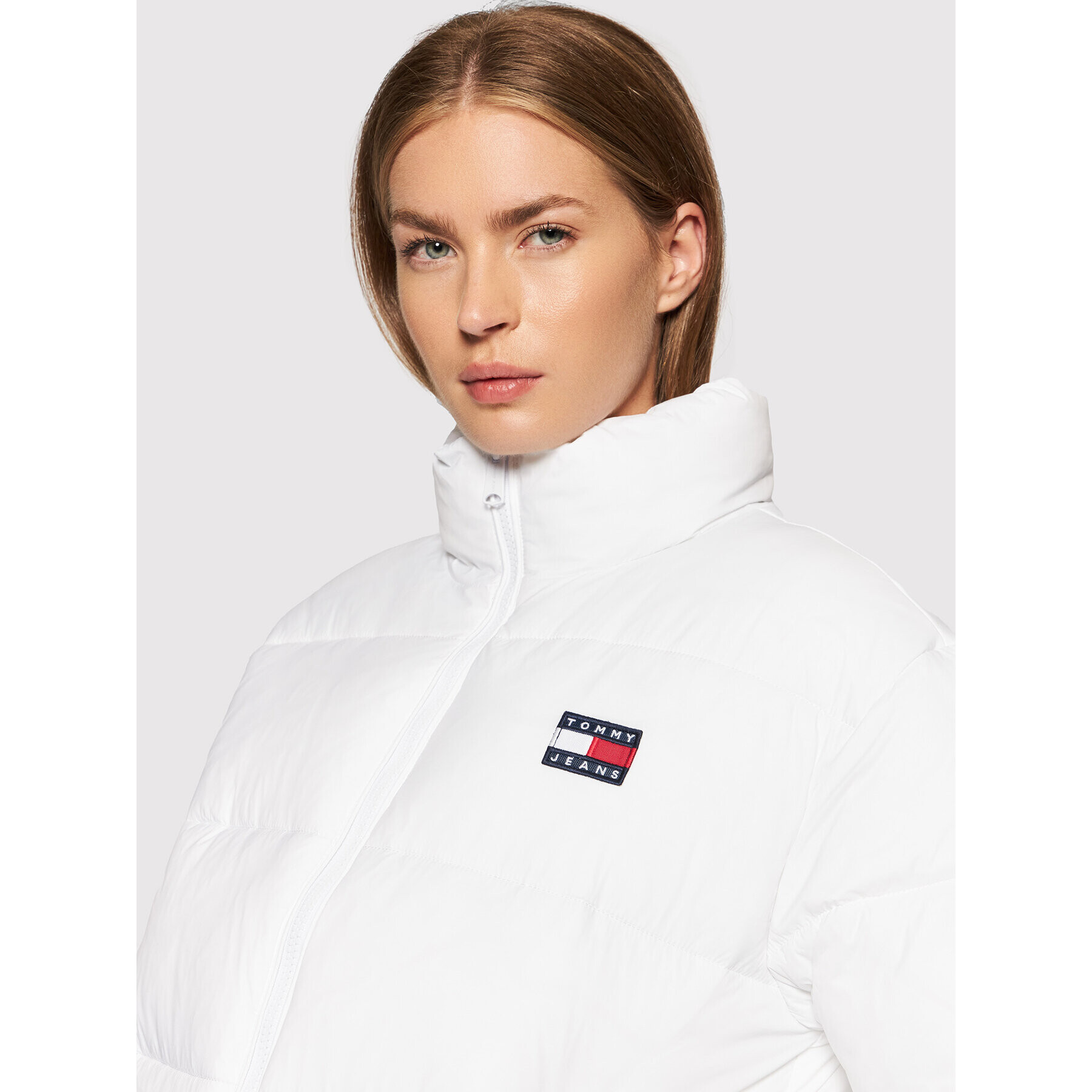 Tommy Jeans Geacă din puf Modern DW0DW11623 Alb Regular Fit - Pled.ro