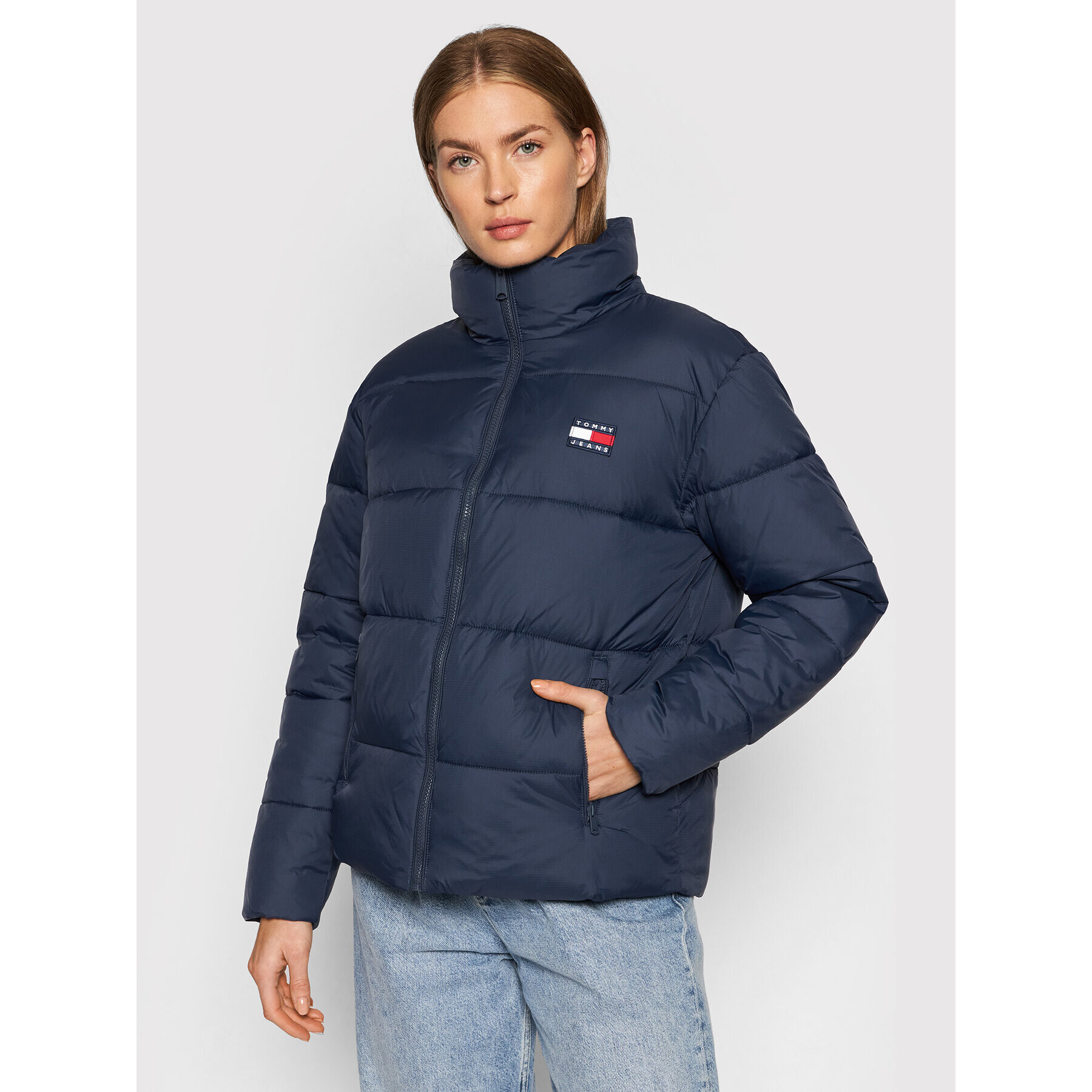 Tommy Jeans Geacă din puf Modern DW0DW11623 Bleumarin Regular Fit - Pled.ro