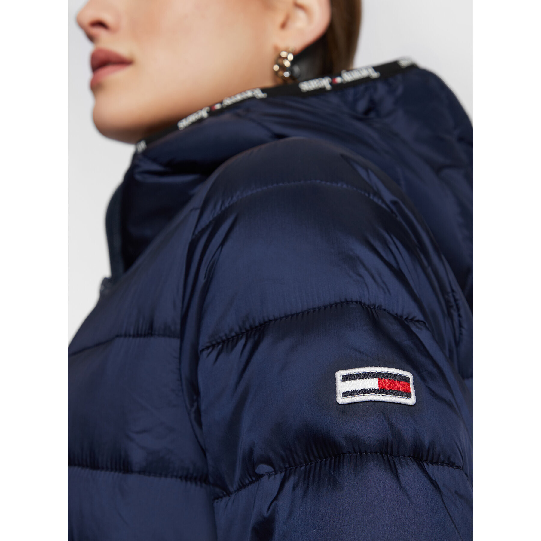 Tommy Jeans Geacă din puf Quilted Tape DW0DW15168 Bleumarin Regular Fit - Pled.ro