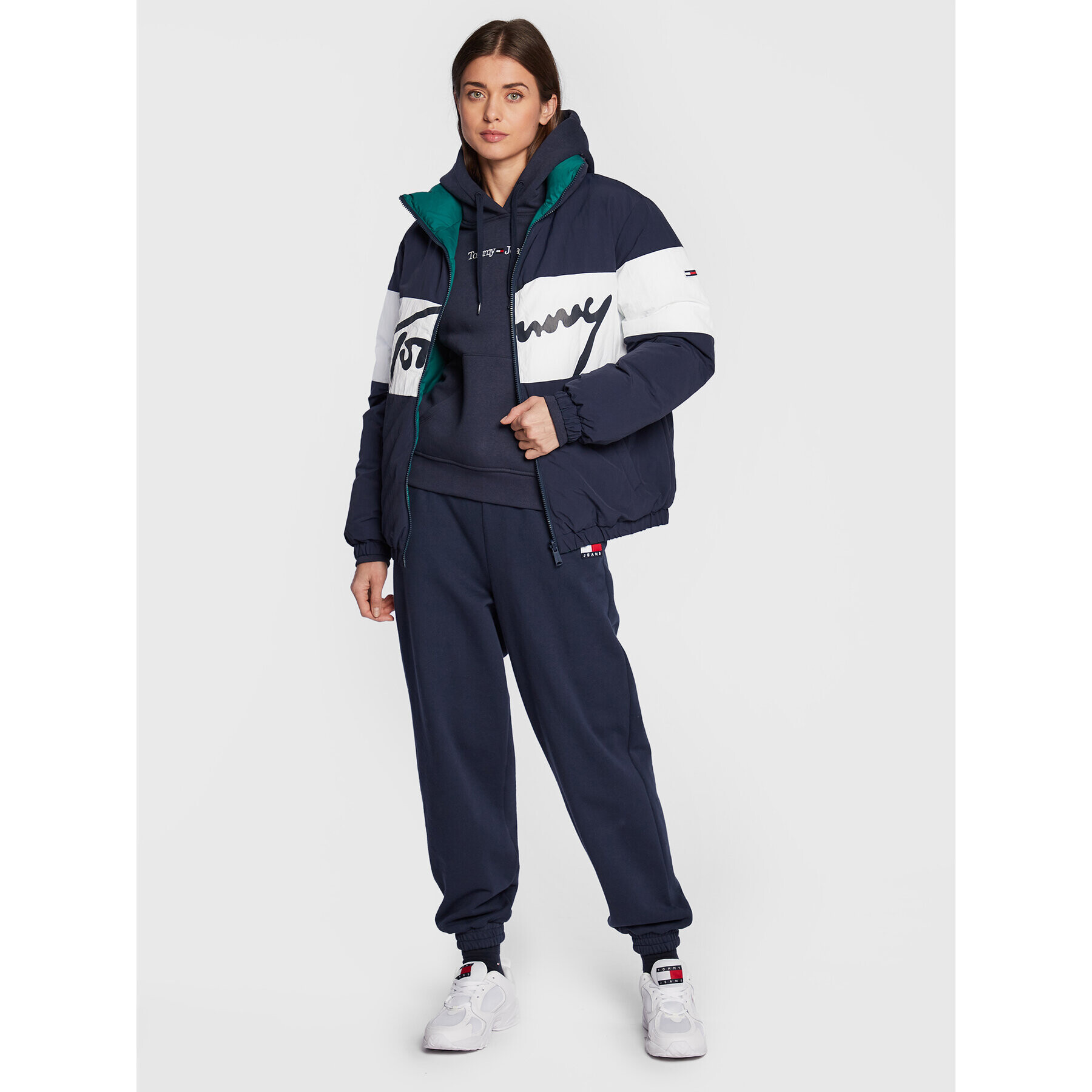 Tommy Jeans Geacă din puf Signature DW0DW14308 Bleumarin Oversize - Pled.ro