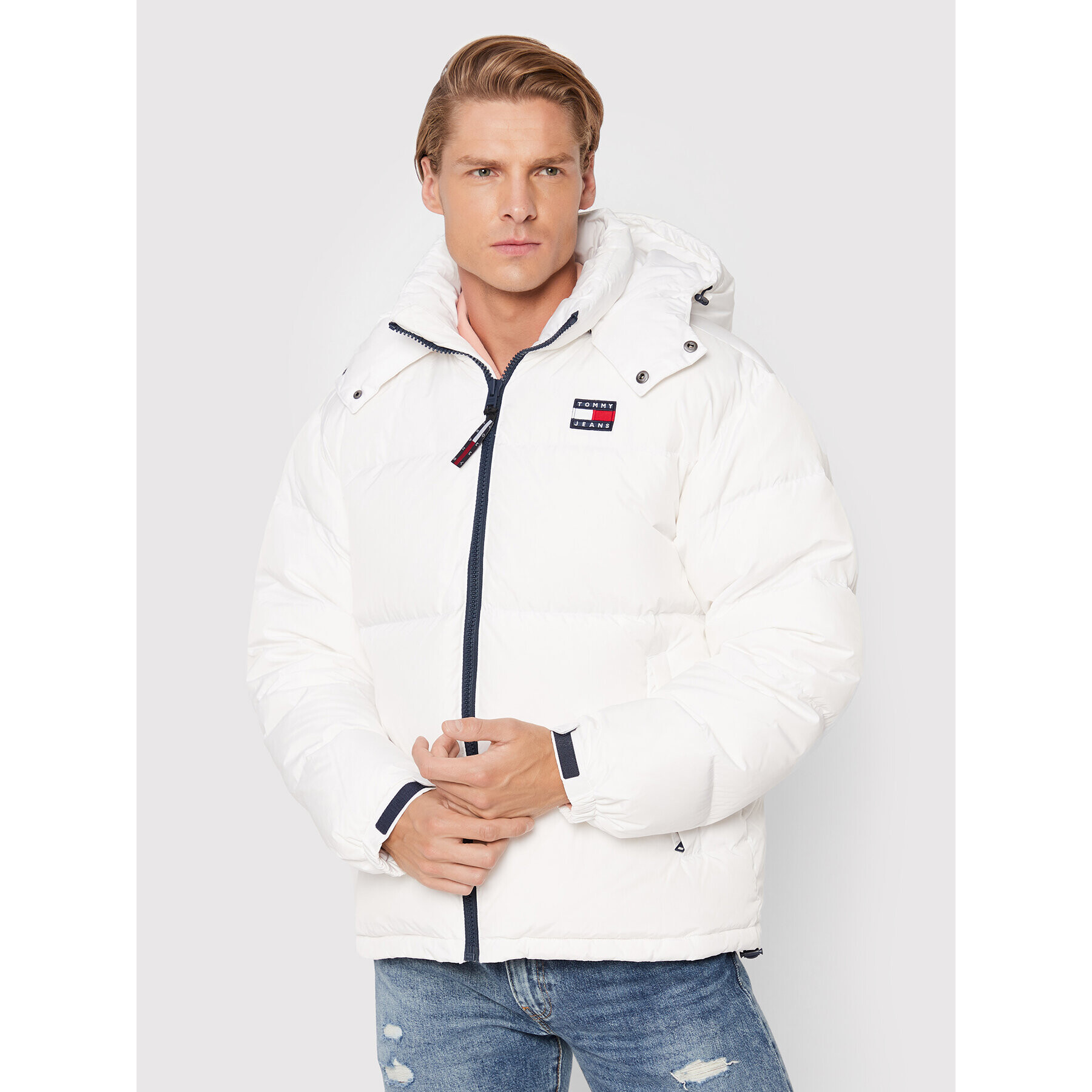 Tommy Jeans Geacă din puf Alaska DM0DM15445 Alb Regular Fit - Pled.ro