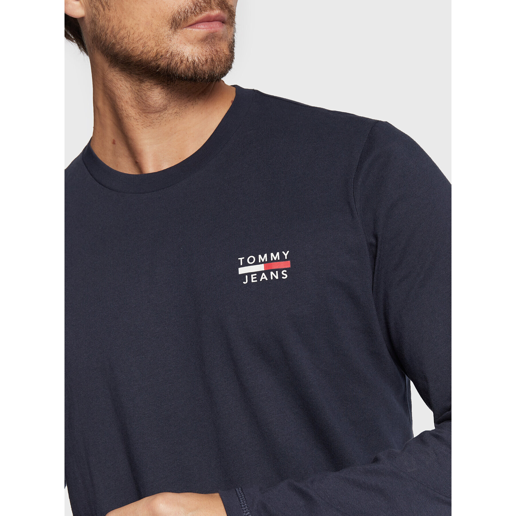 Tommy Jeans Longsleeve Chest Logo DM0DM14316 Bleumarin Regular Fit - Pled.ro