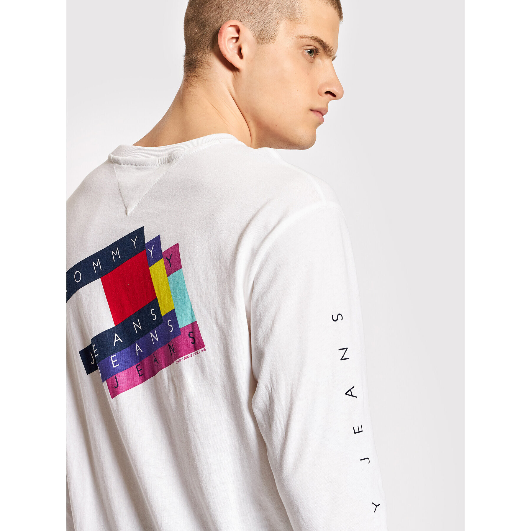 Tommy Jeans Longsleeve Layered Flag Graphic DM0DM11615 Alb Regular Fit - Pled.ro