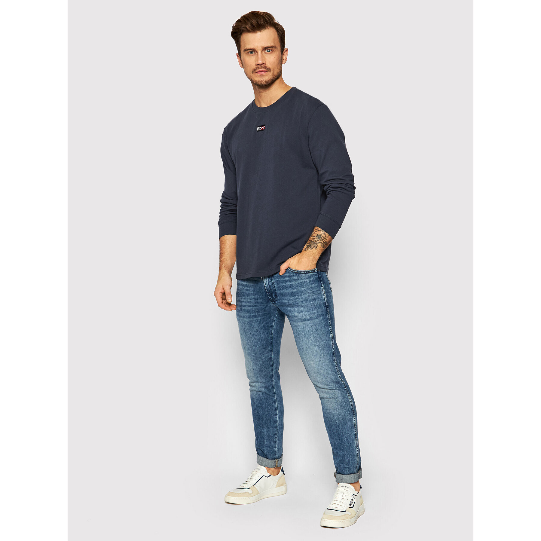 Tommy Jeans Longsleeve Tiny DM0DM11603 Bleumarin Regular Fit - Pled.ro