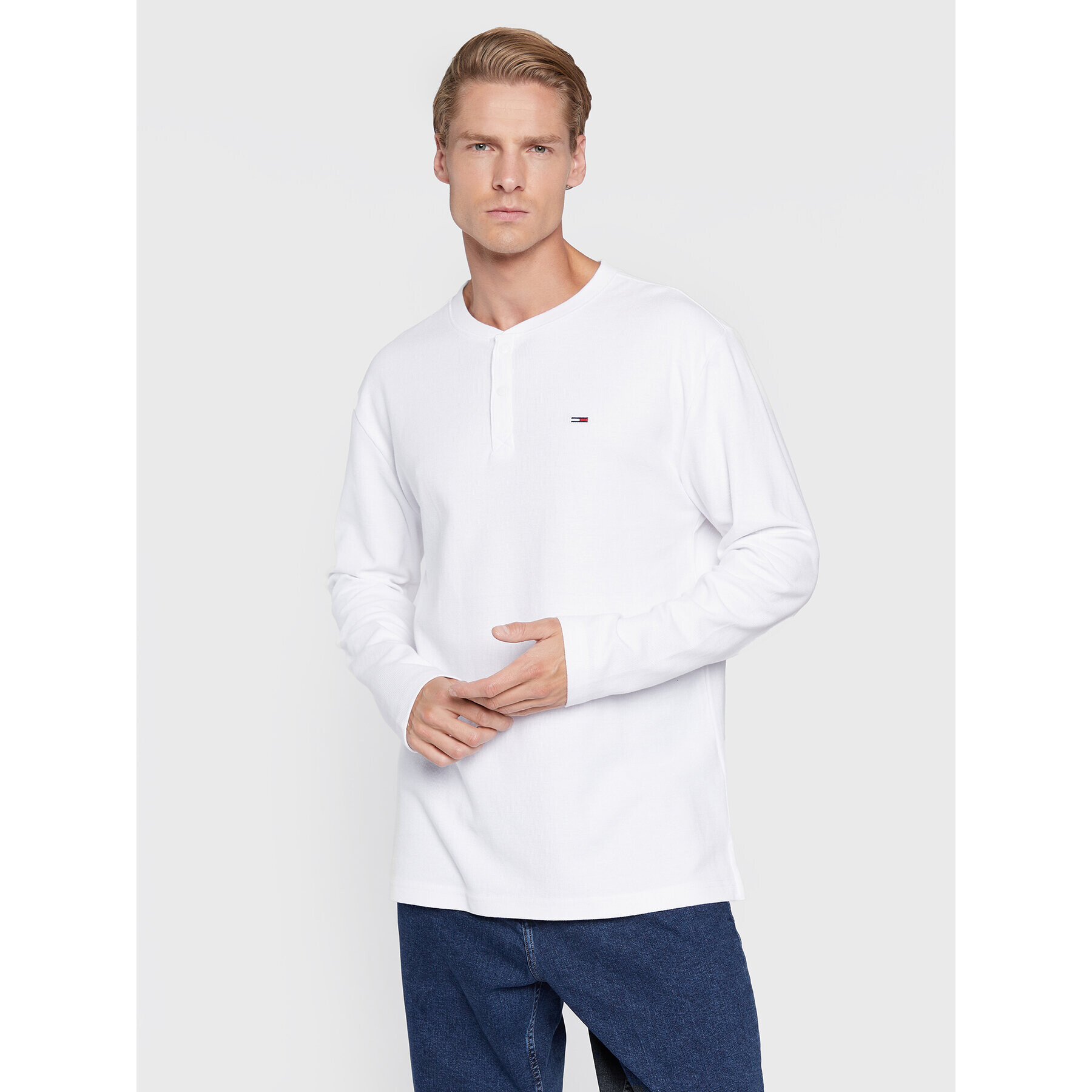 Tommy Jeans Longsleeve Waffle Henley DM0DM13817 Alb Regular Fit - Pled.ro