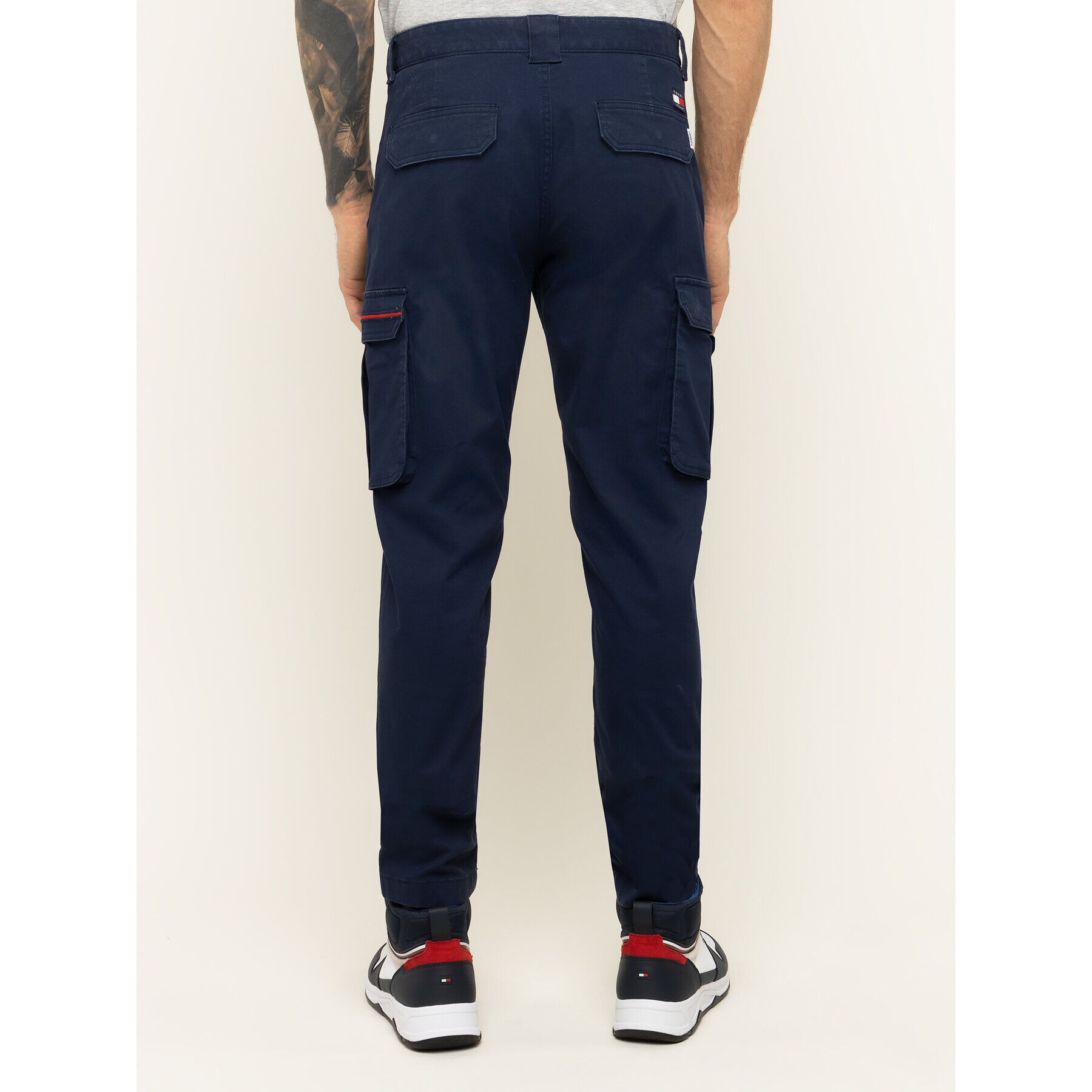 Tommy Jeans Pantaloni din material Cargo Dobby DM0DM07593 Bleumarin Tapered Fit - Pled.ro