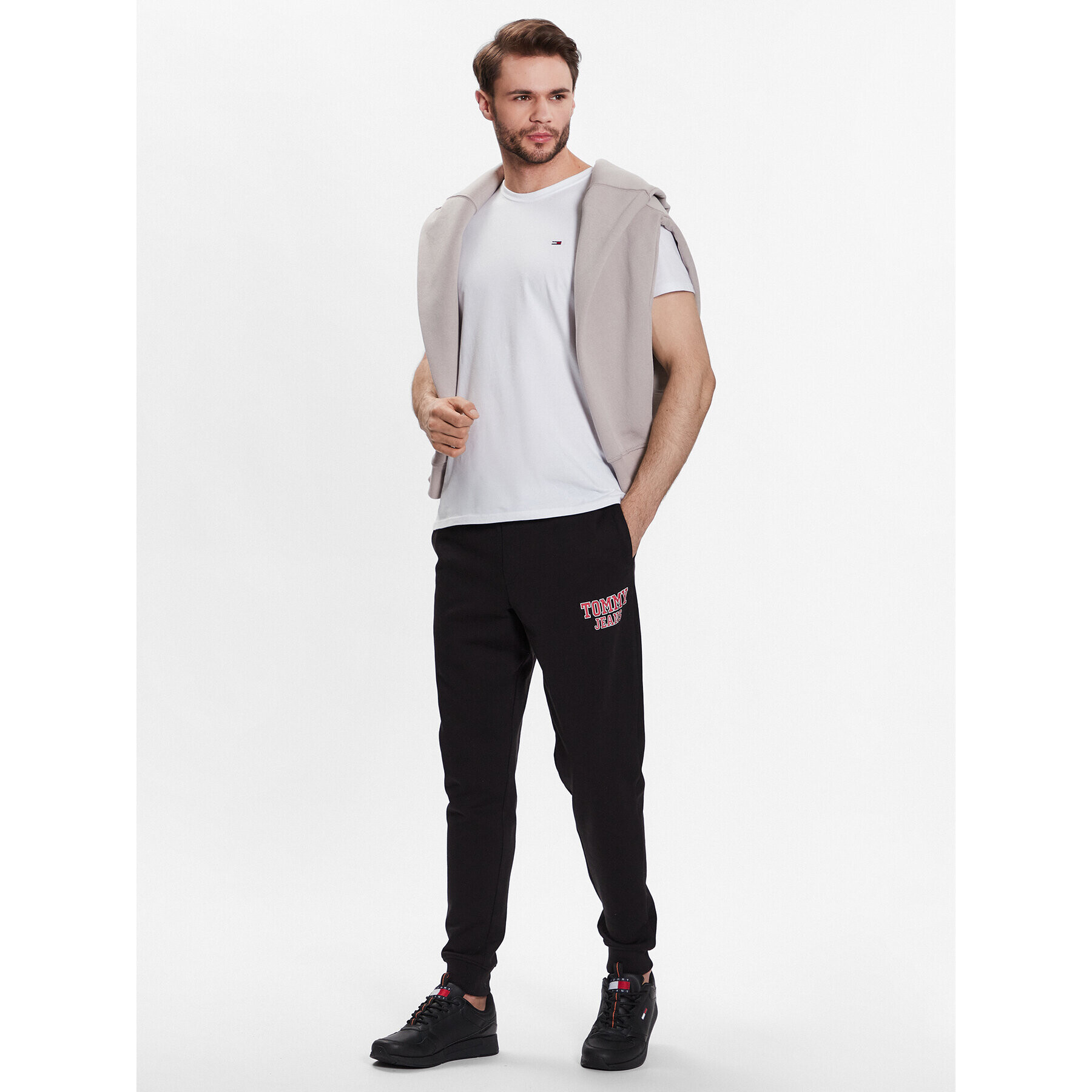 Tommy Jeans Pantaloni trening Graphic DM0DM16337 Negru Regular Fit - Pled.ro