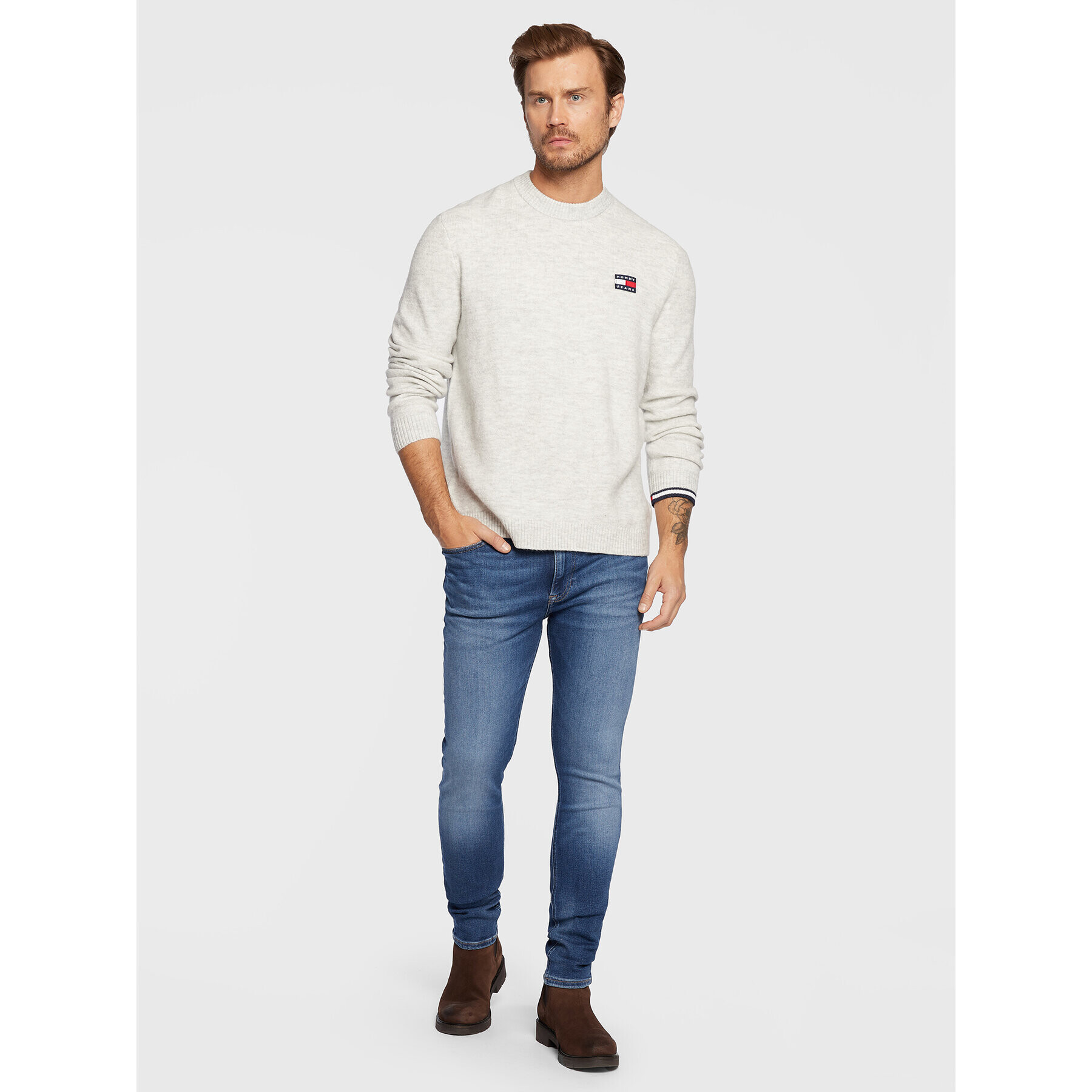 Tommy Jeans Pulover Badge DM0DM15065 Gri Relaxed Fit - Pled.ro