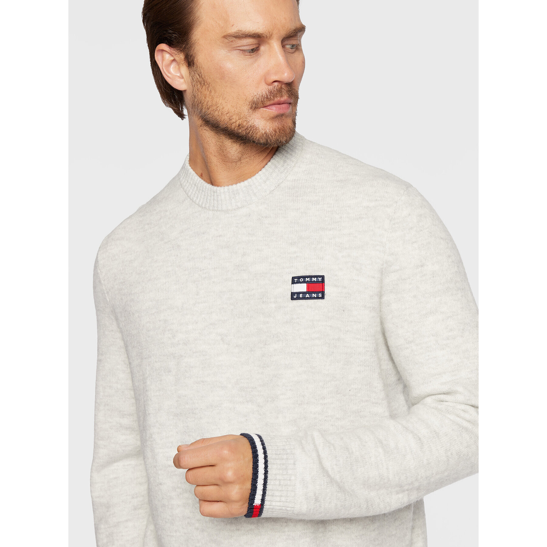 Tommy Jeans Pulover Badge DM0DM15065 Gri Relaxed Fit - Pled.ro