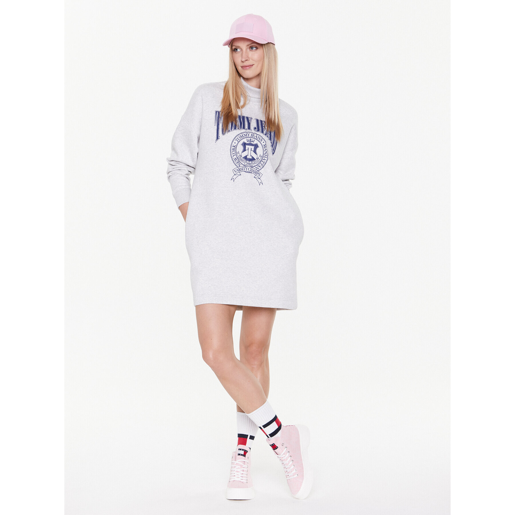 Tommy Jeans Rochie tricotată Varsity DW0DW15004 Gri Regular Fit - Pled.ro