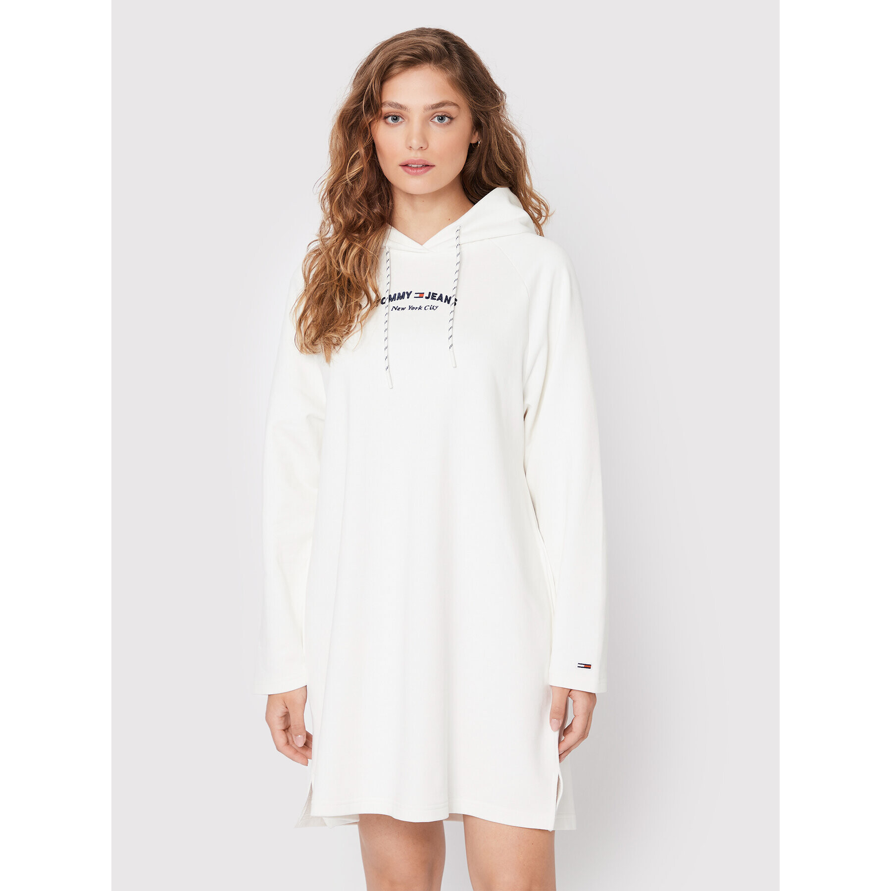 Tommy Jeans Rochie tricotată Timeless Logo DW0DW13596 Bej Relaxed Fit - Pled.ro