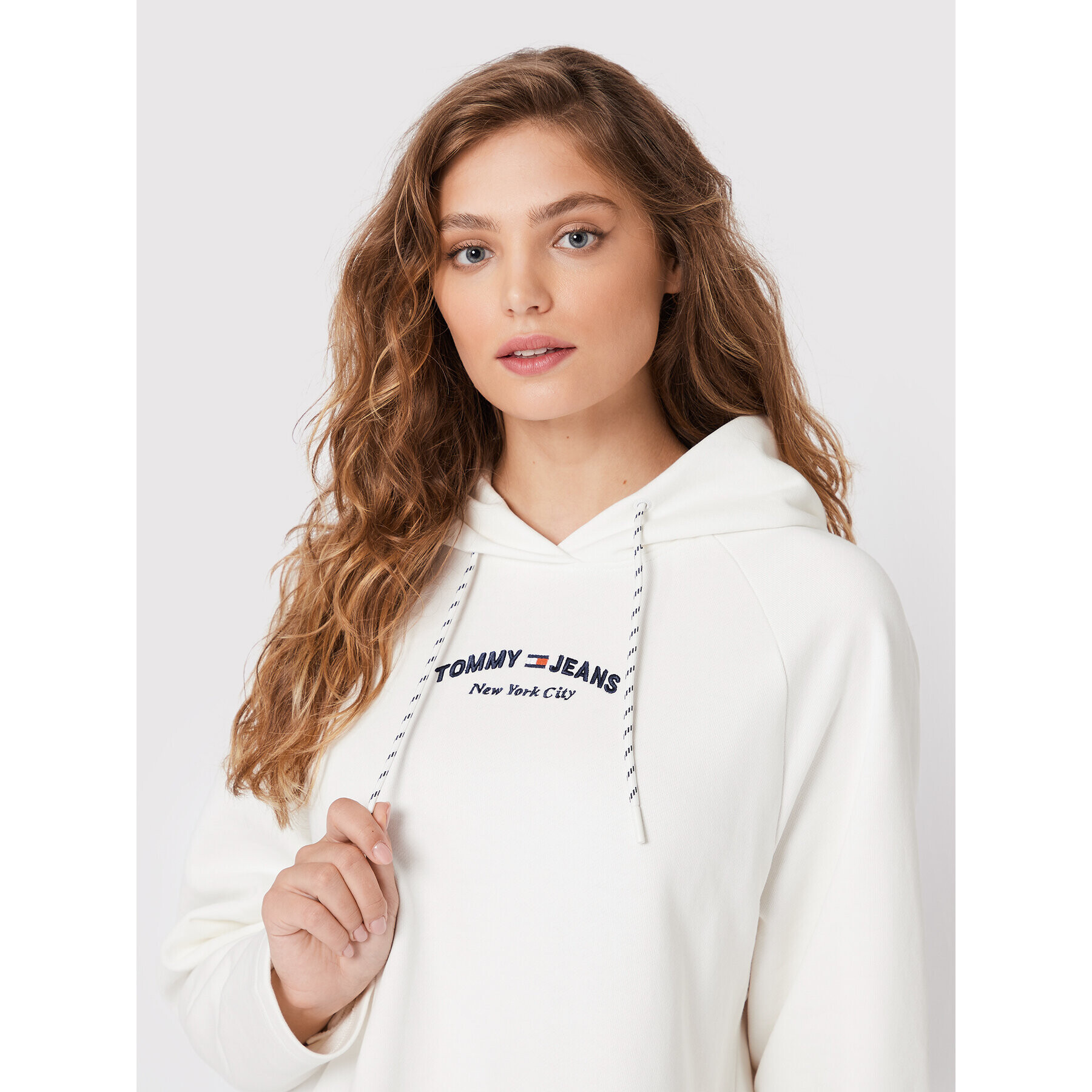 Tommy Jeans Rochie tricotată Timeless Logo DW0DW13596 Bej Relaxed Fit - Pled.ro