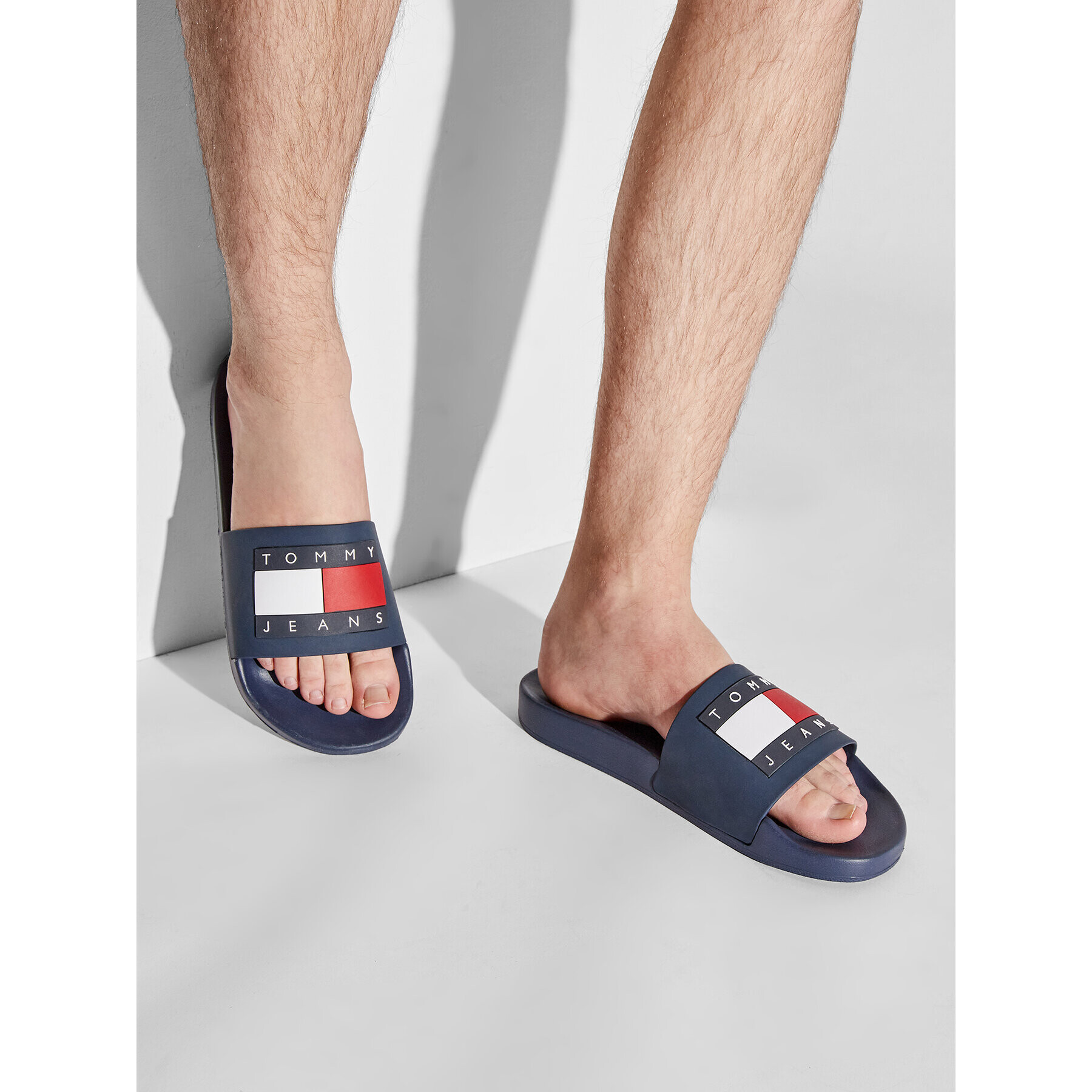 Tommy Jeans Șlapi Mens Flag Pool Slide EM0EM01021 Bleumarin - Pled.ro