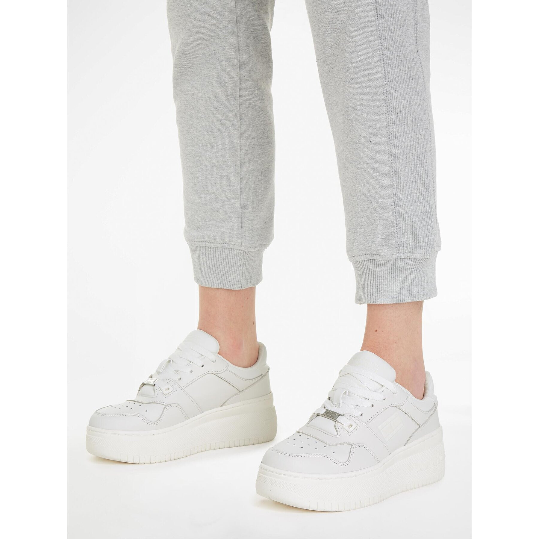 Tommy Jeans Sneakers Tjw Retro Basket Flatform Charm EN0EN02245 Alb - Pled.ro