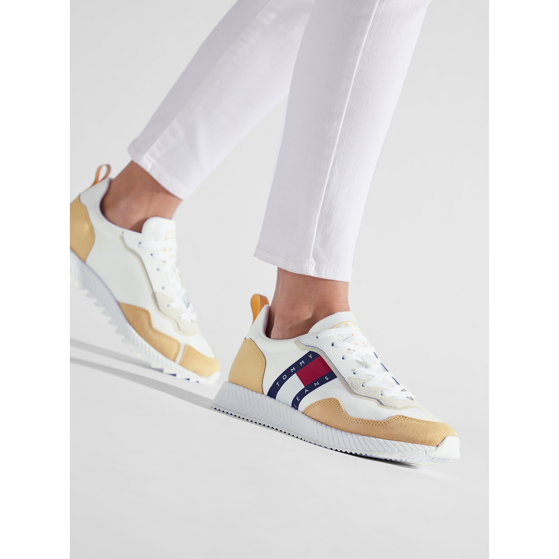 Tommy Jeans Sneakers Track Cleat Wmn EN0EN01850 Alb - Pled.ro