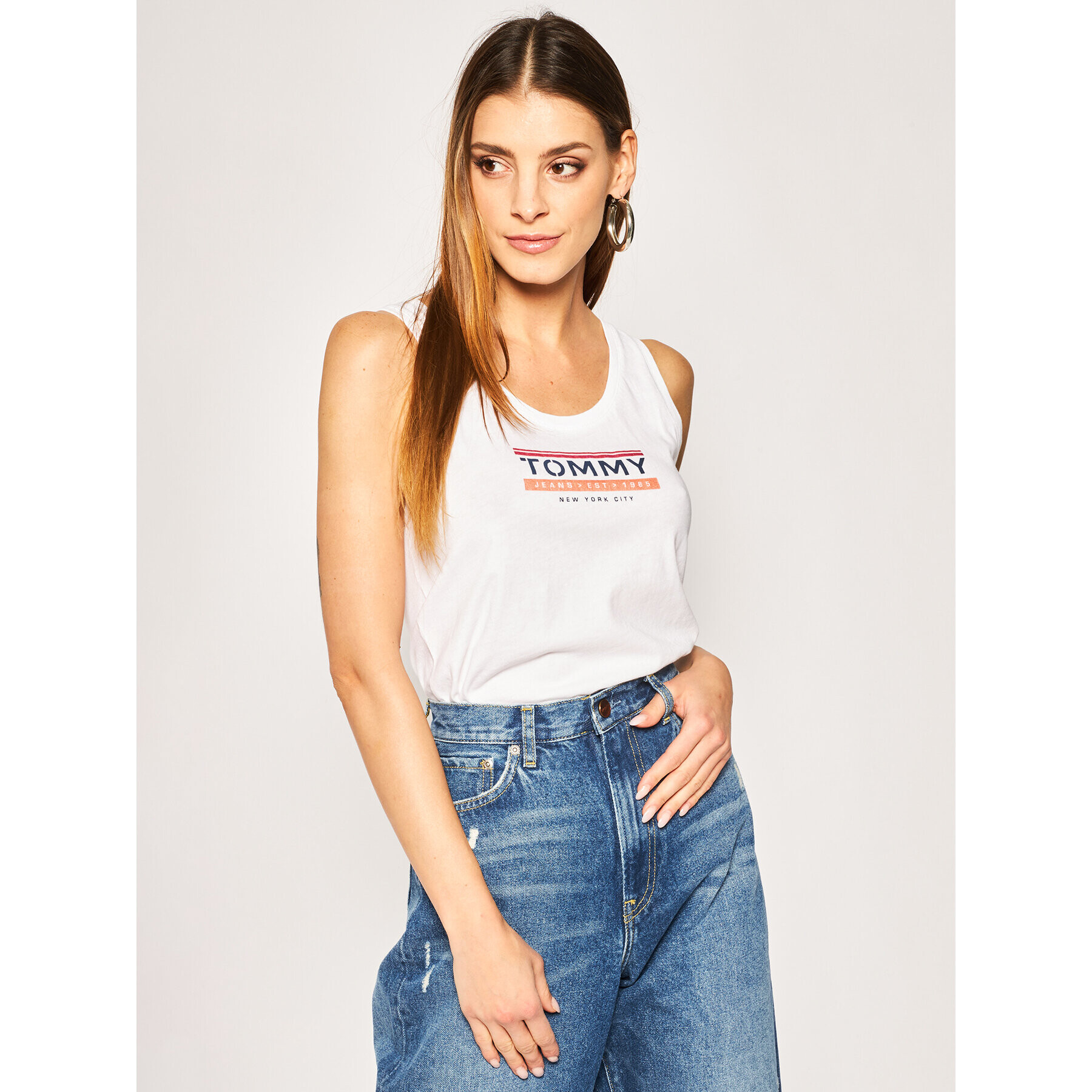 Tommy Jeans Top Tjw Logo DW0DW08243 Alb Regular Fit - Pled.ro