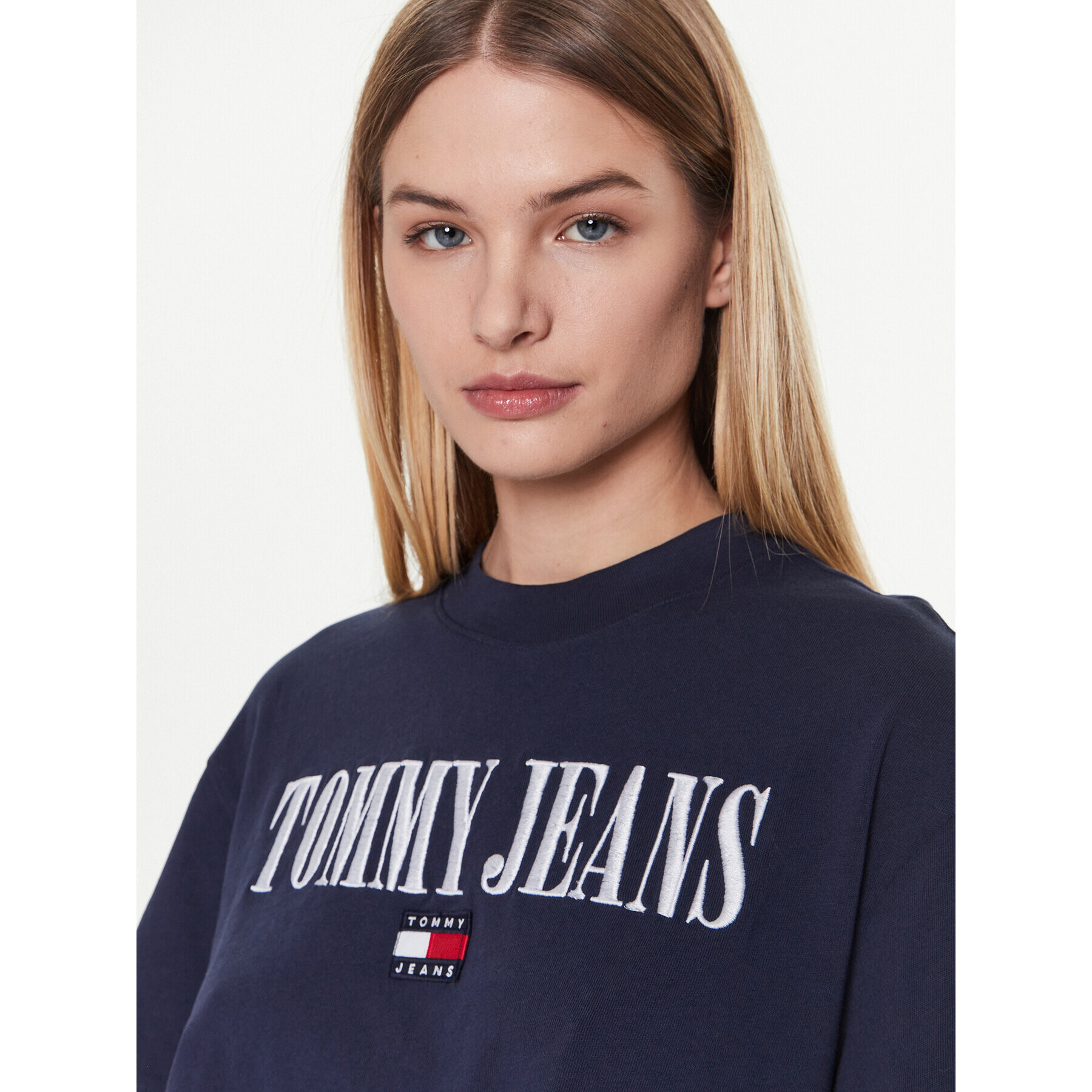 Tommy Jeans Tricou Archive DW0DW14913 Bleumarin Cropped Fit - Pled.ro