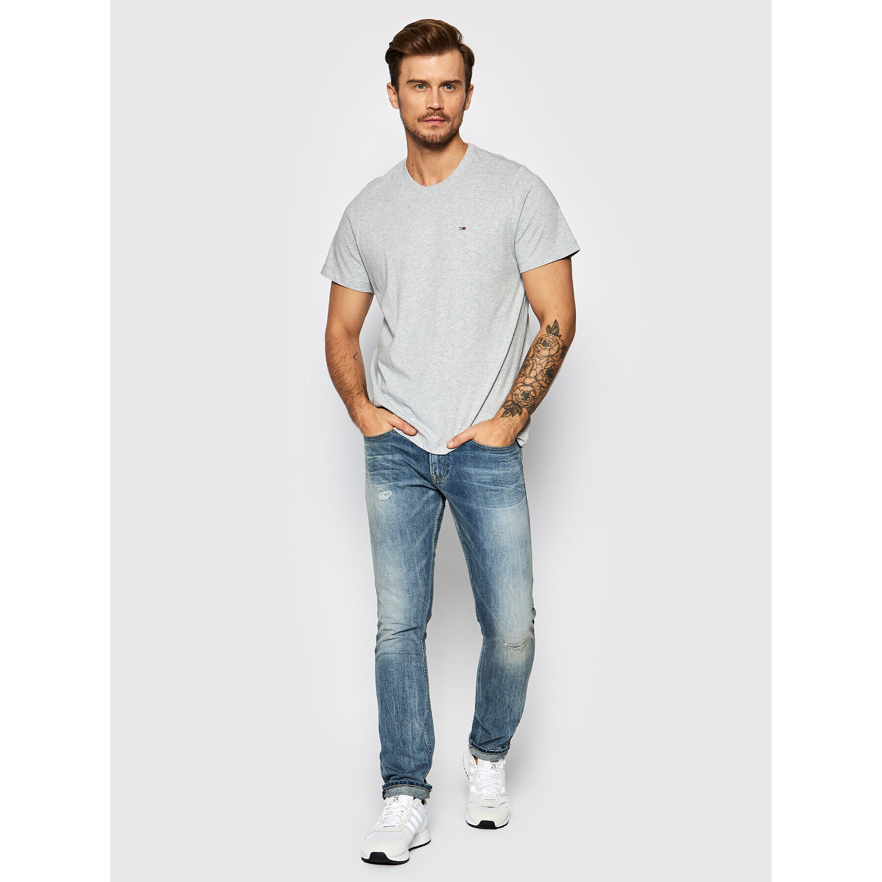 Tommy Jeans Tricou Classic DM0DM09598 Gri Regular Fit - Pled.ro