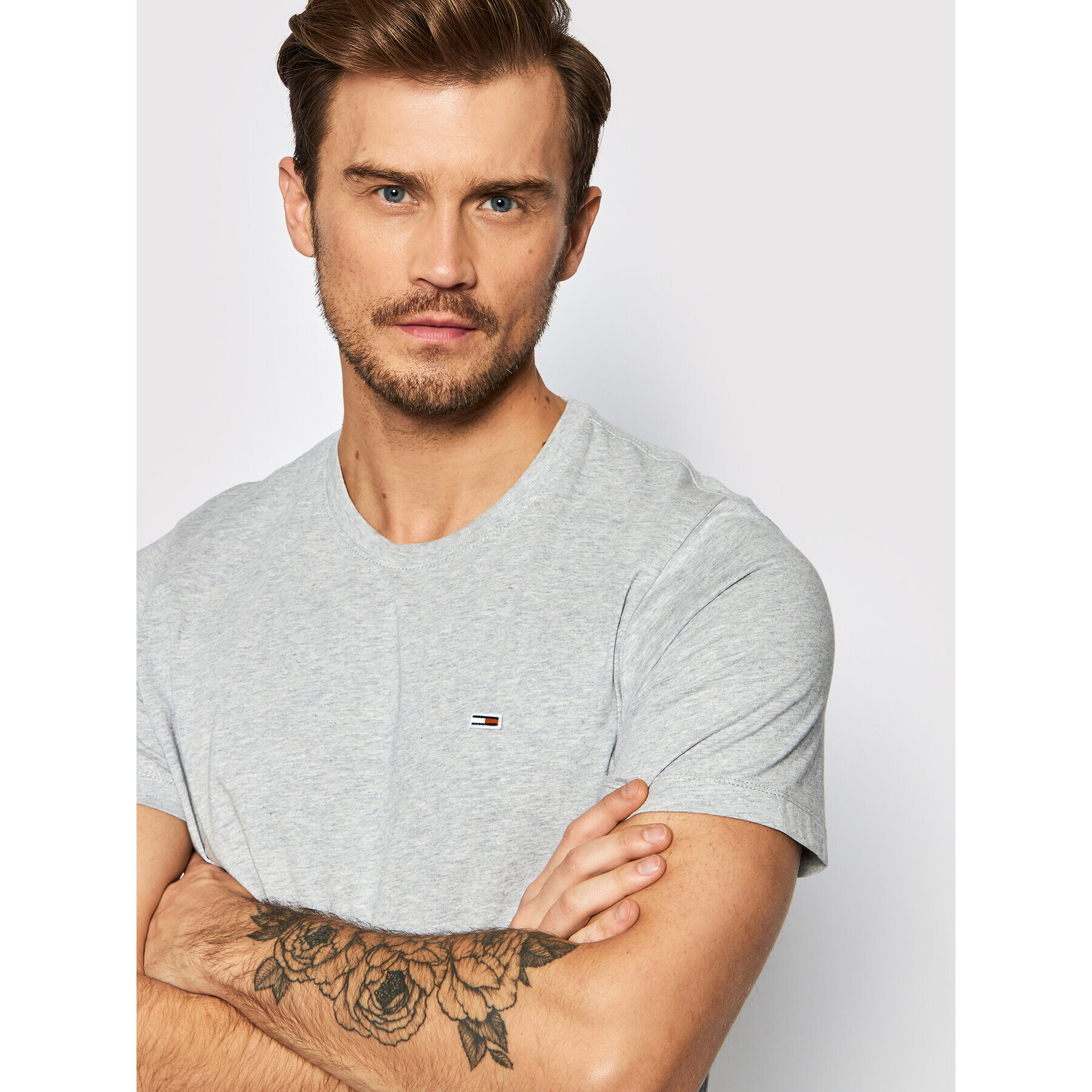 Tommy Jeans Tricou Classic DM0DM09598 Gri Regular Fit - Pled.ro