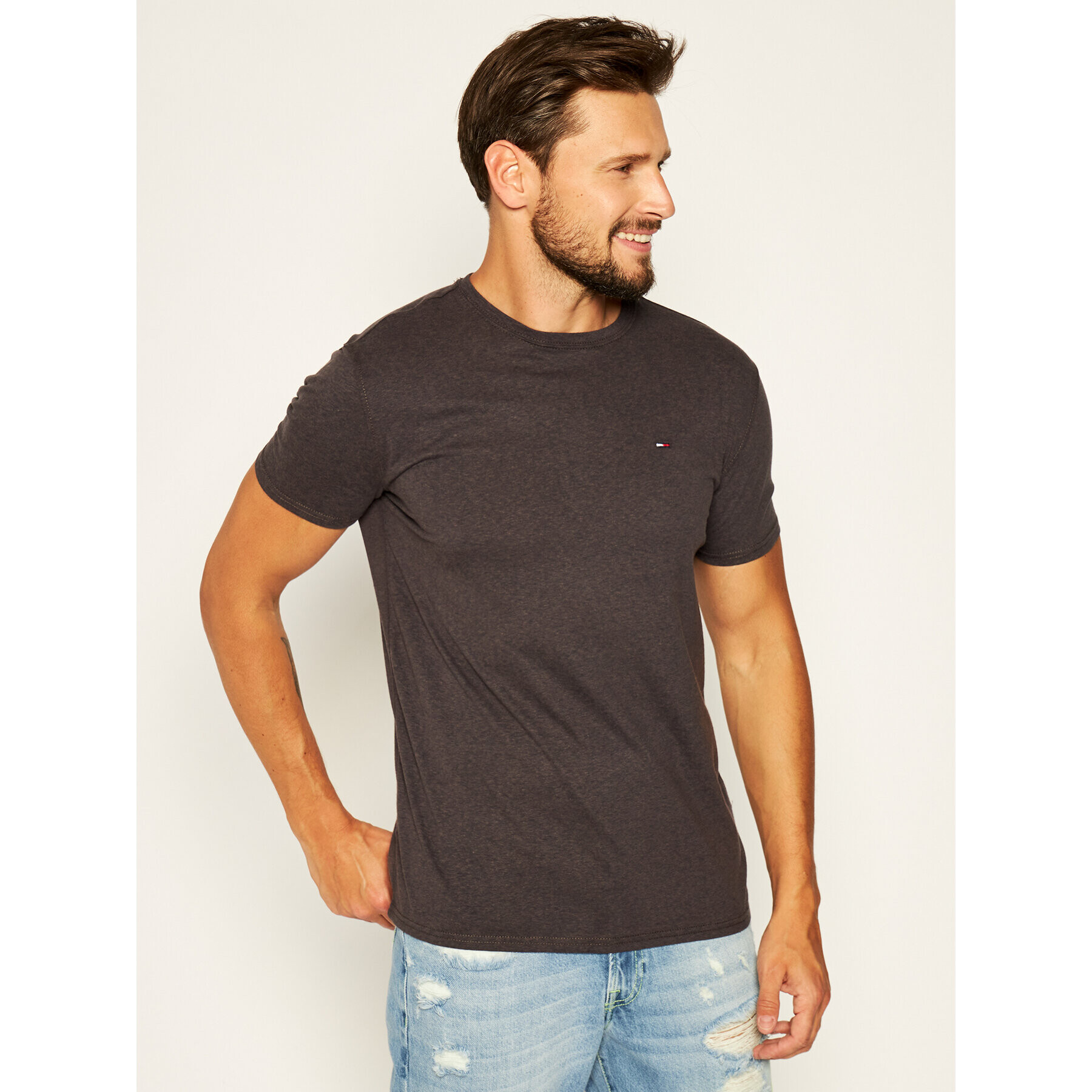 Tommy Jeans Tricou DM0DM04413 Gri Regular Fit - Pled.ro