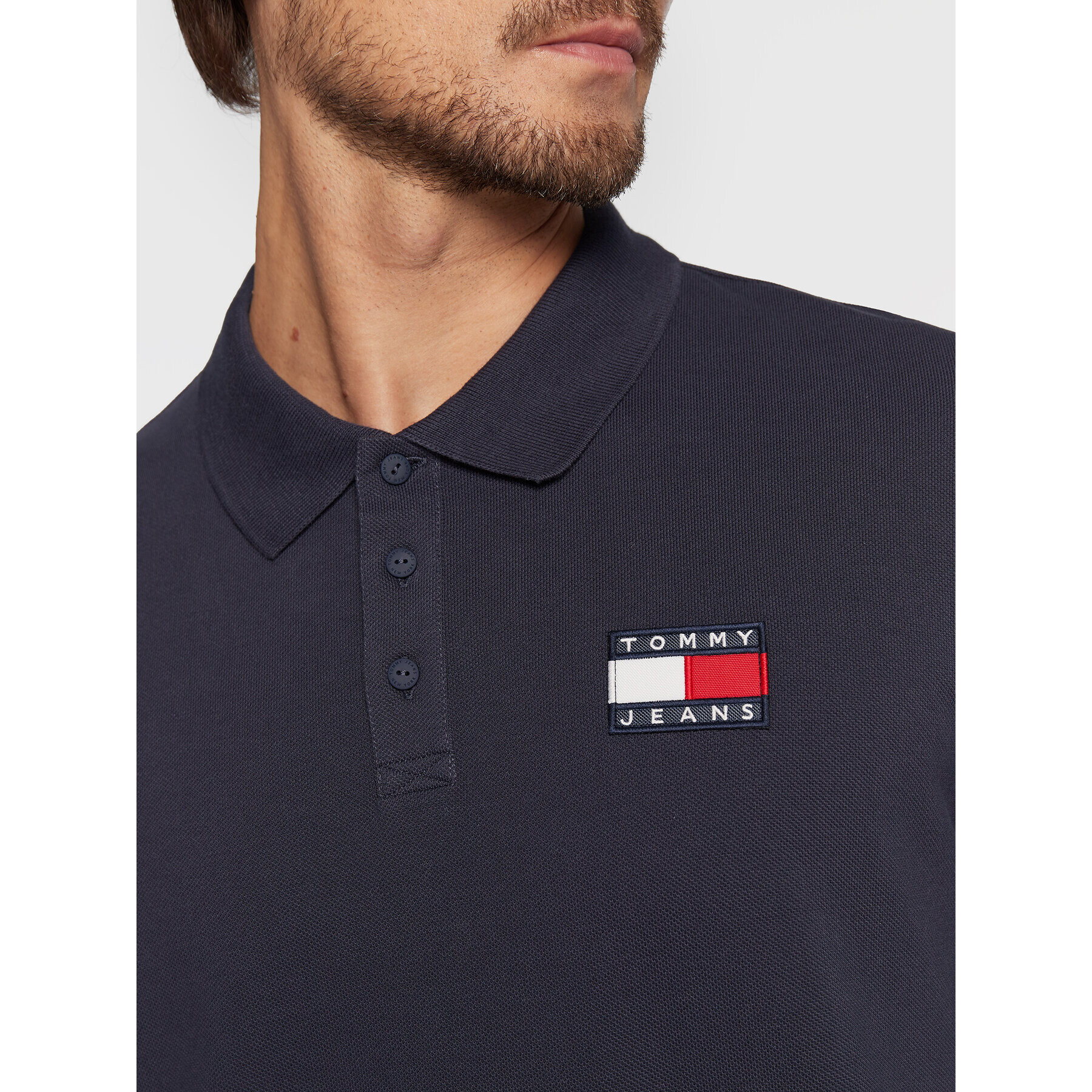 Tommy Jeans Tricou polo Modern Badge DM0DM15075 Bleumarin Regular Fit - Pled.ro