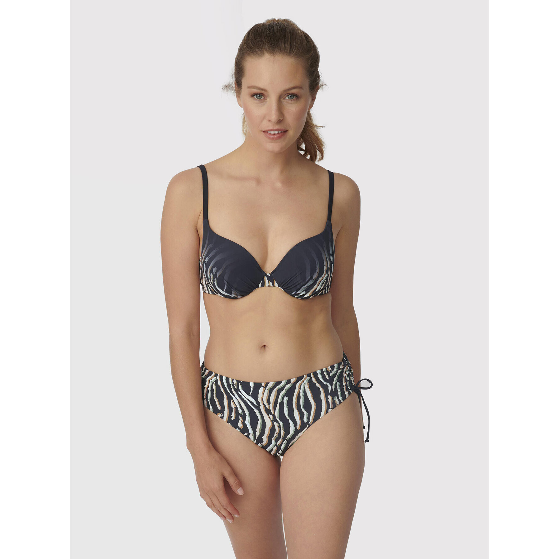 Triumph Bikini partea de jos Cham Elegance 2.0 10207967 Negru - Pled.ro