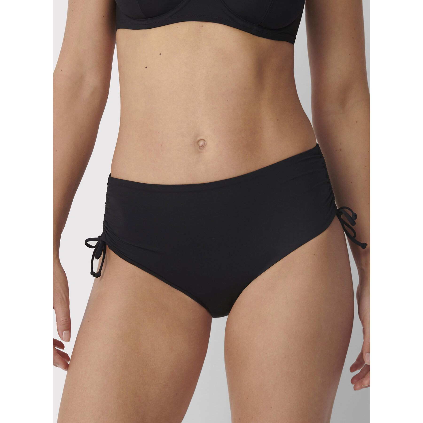 Triumph Bikini partea de jos Charm Elegance 2.0 10207828 Negru - Pled.ro