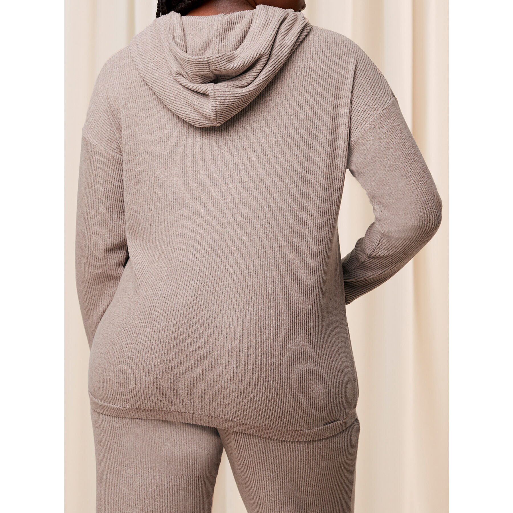 Triumph Bluză Thermal MyWear Hoodie 10216548 Bej Regular Fit - Pled.ro