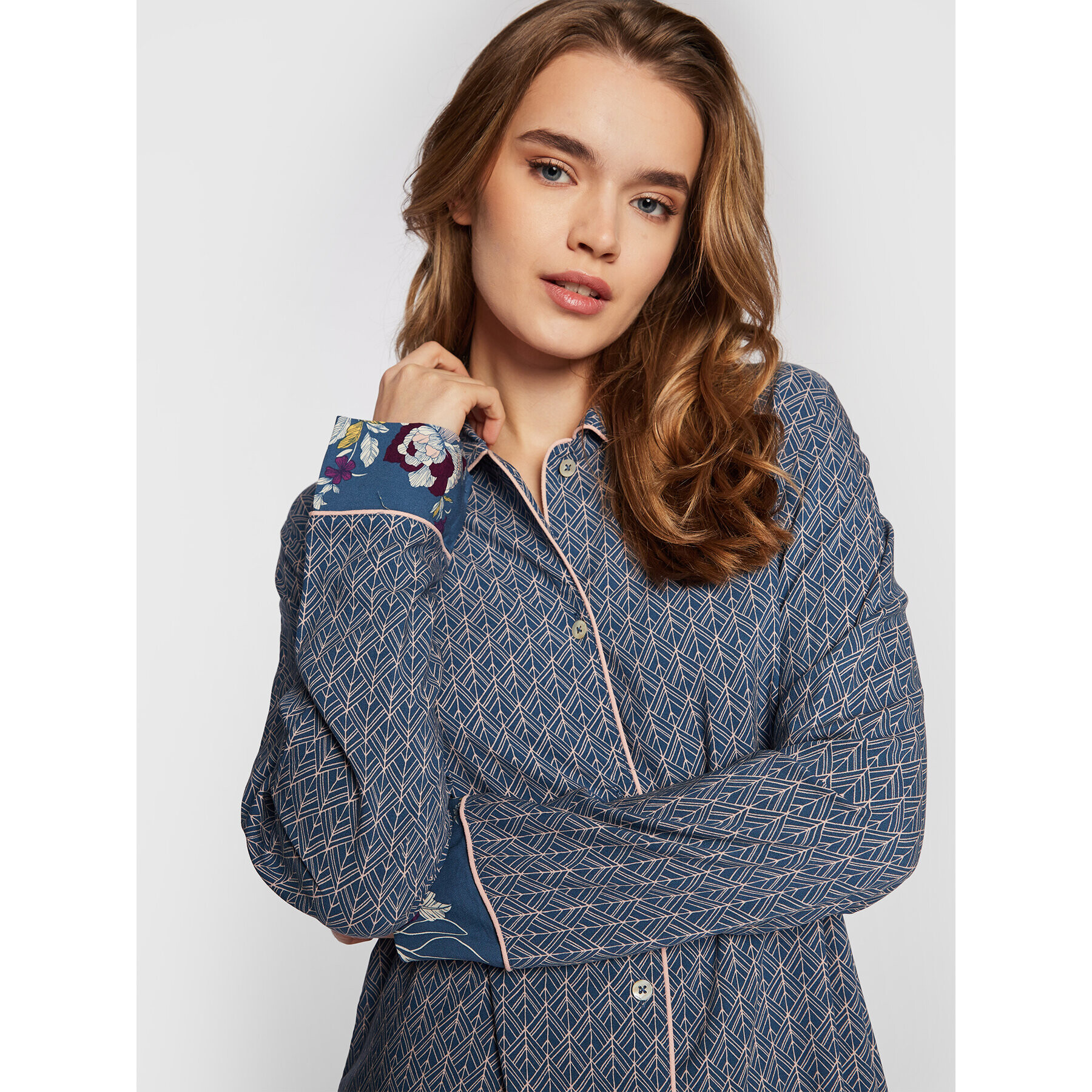 Triumph Cămașă de noapte Boyfriend 10213412 Bleumarin Relaxed Fit - Pled.ro