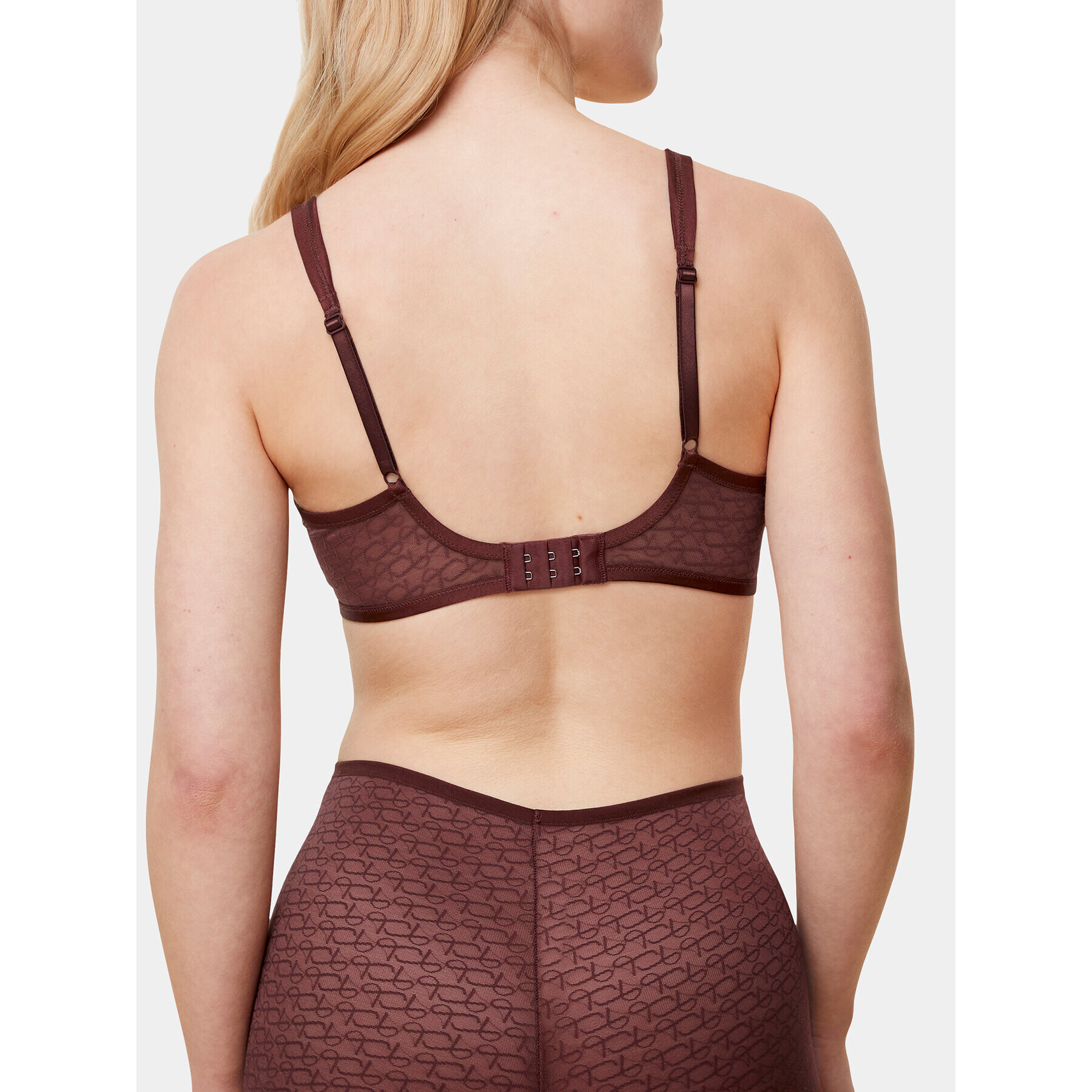 Triumph Sutien cu armătură Signature Sheer W01 EX 10215906 Maro - Pled.ro