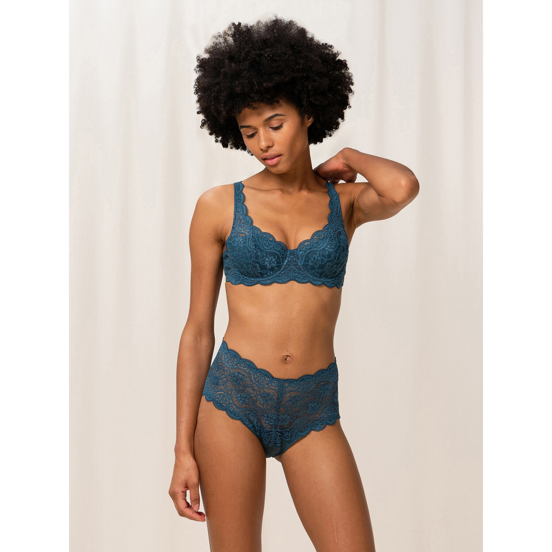 Triumph Sutien cu armătură Amourette 300 10166798 Bleumarin - Pled.ro