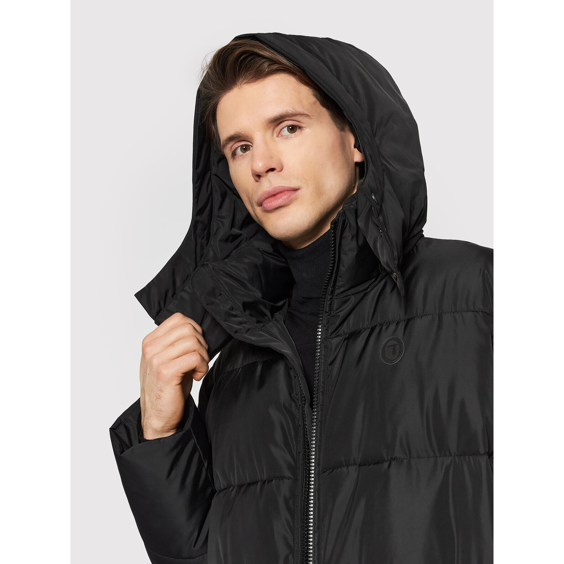 Trussardi Geacă din puf 52S00520 Negru Regular Fit - Pled.ro