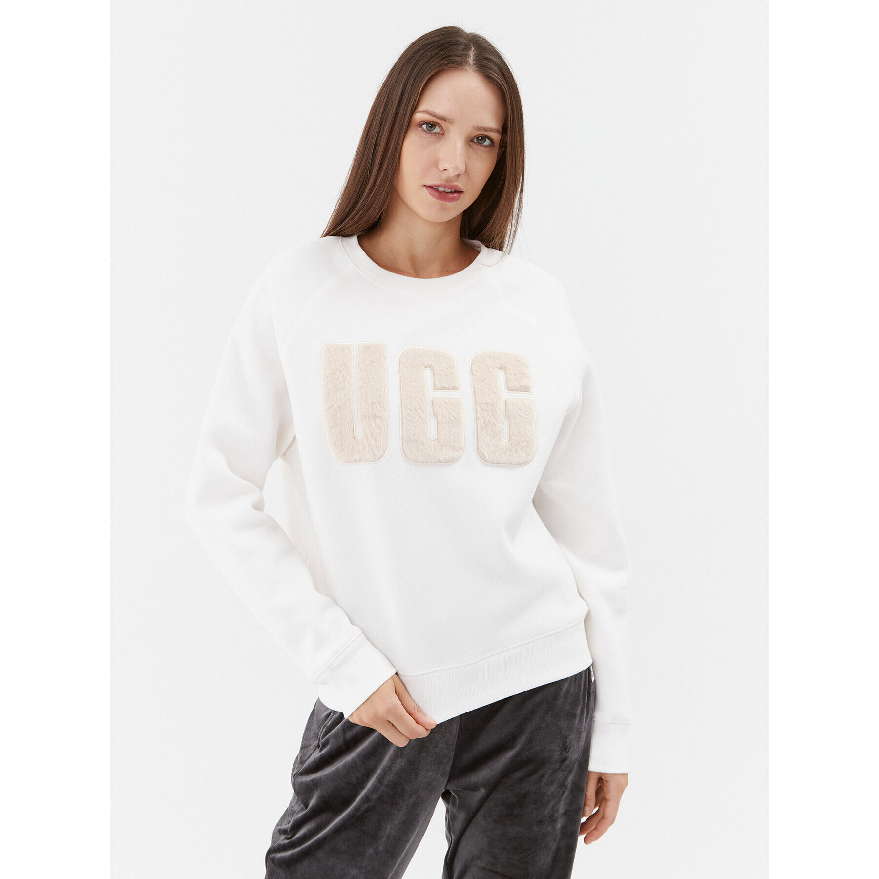 Ugg Bluză Madeline Fuzzy Logo 1123718 Alb Regular Fit - Pled.ro