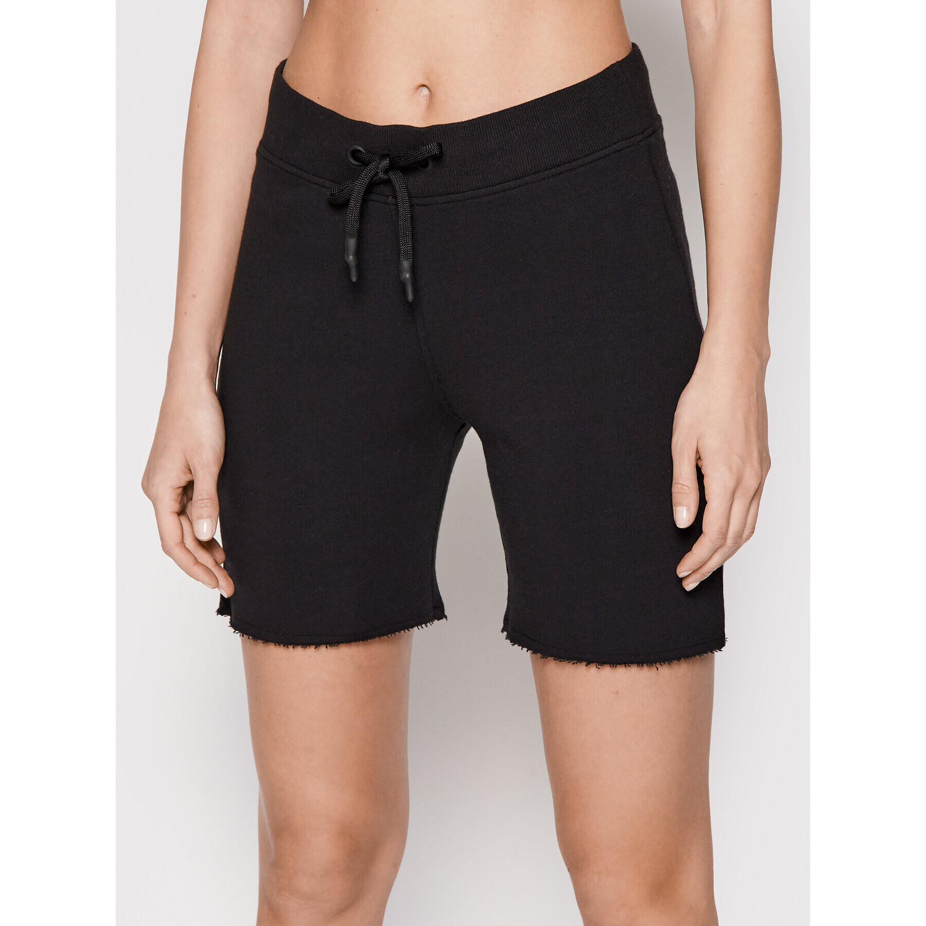 Ugg Pantaloni scurți sport Zahara 1117740 Negru Regular Fit - Pled.ro