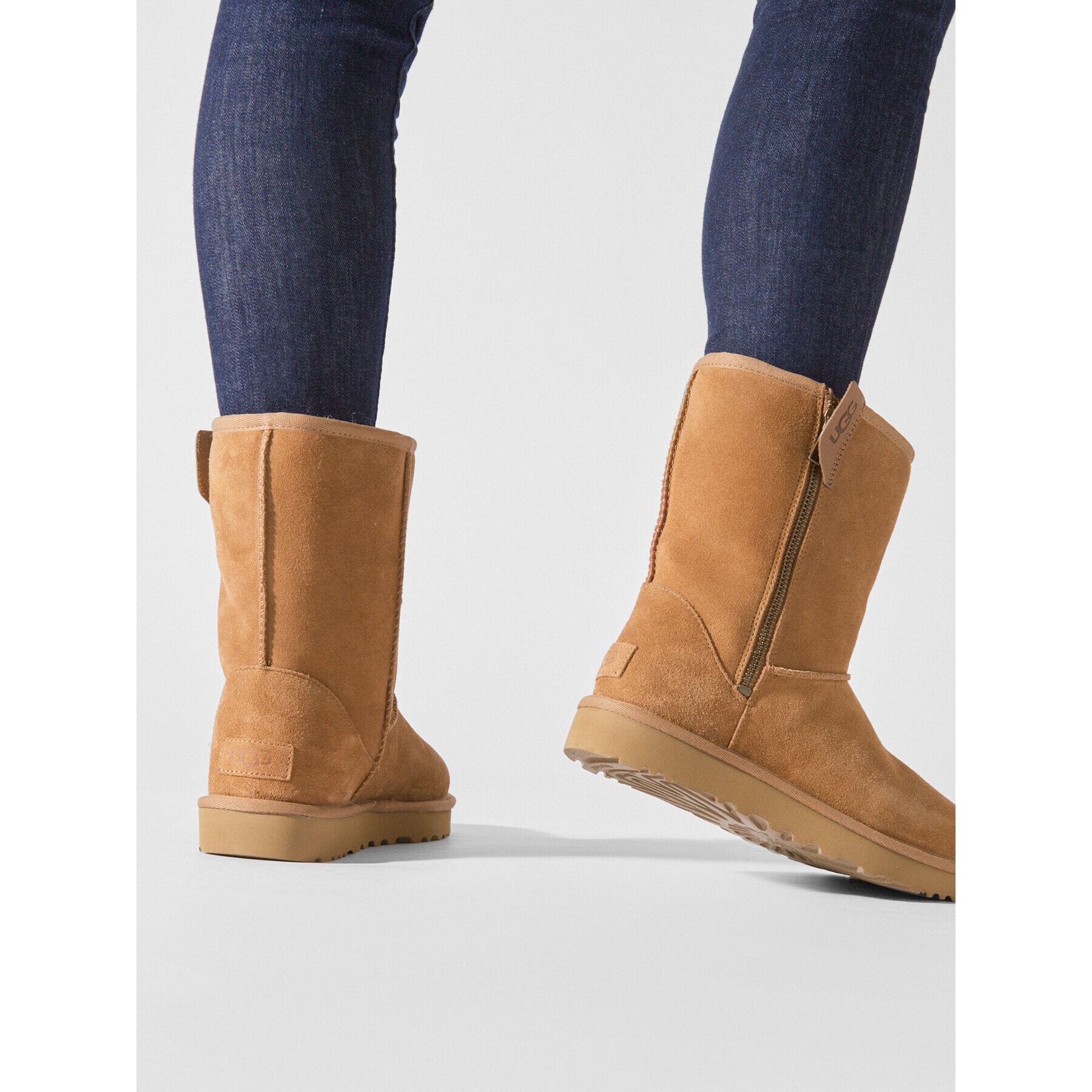 Ugg Cizme de zăpadă W Classic Short Bailey Zip 1144043 Maro - Pled.ro