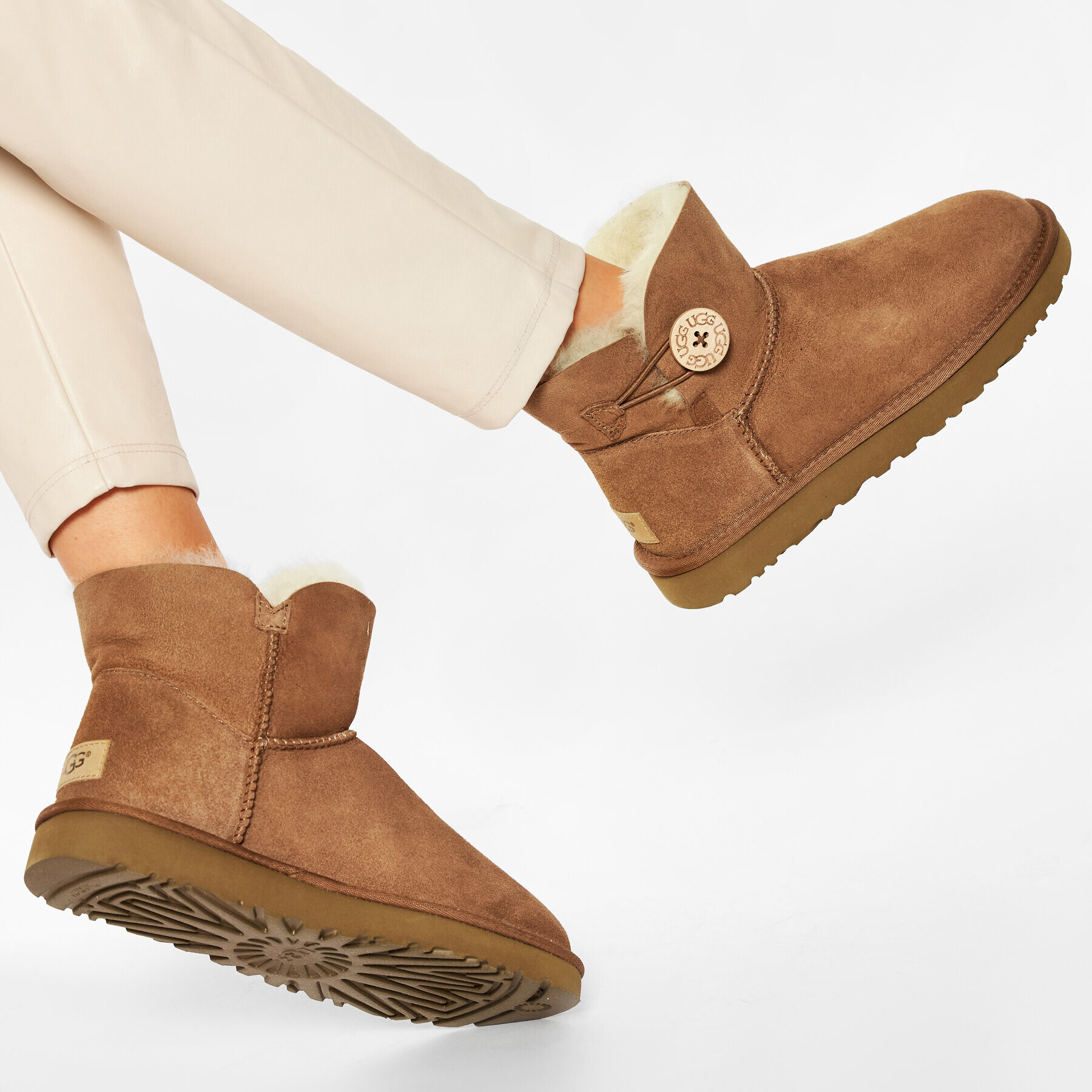 Ugg Cizme de zăpadă W Mini Bailey Button II 1016422 Maro - Pled.ro