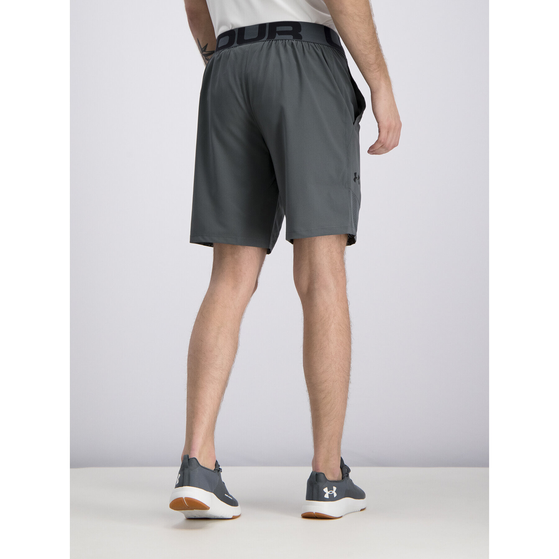 Under Armour Pantaloni scurți sport UA Vanish Woven 1328654 Gri Regular Fit - Pled.ro