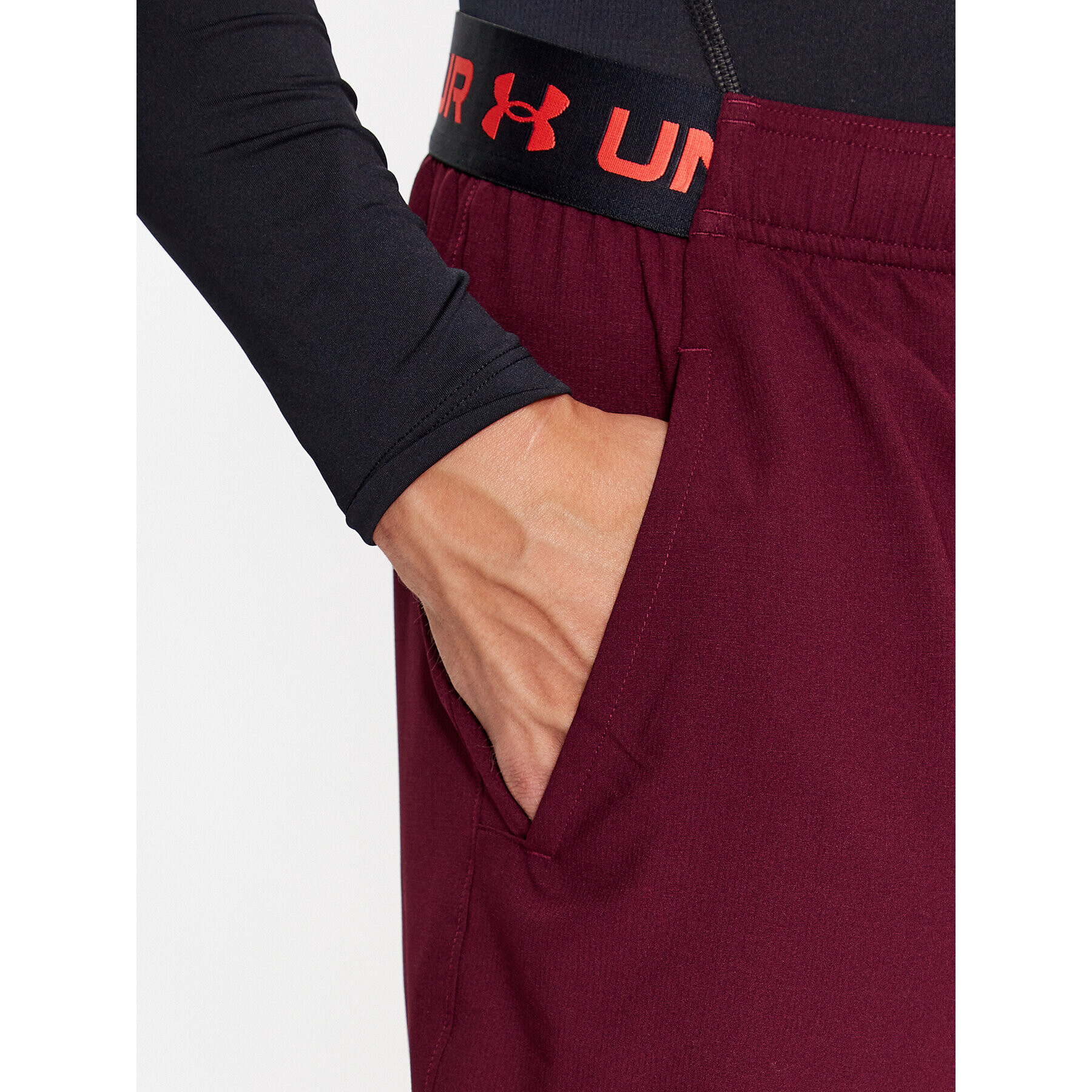 Under Armour Pantaloni scurți sport Ua Vanish Woven 6In Shorts 1373718 Vișiniu Fitted Fit - Pled.ro